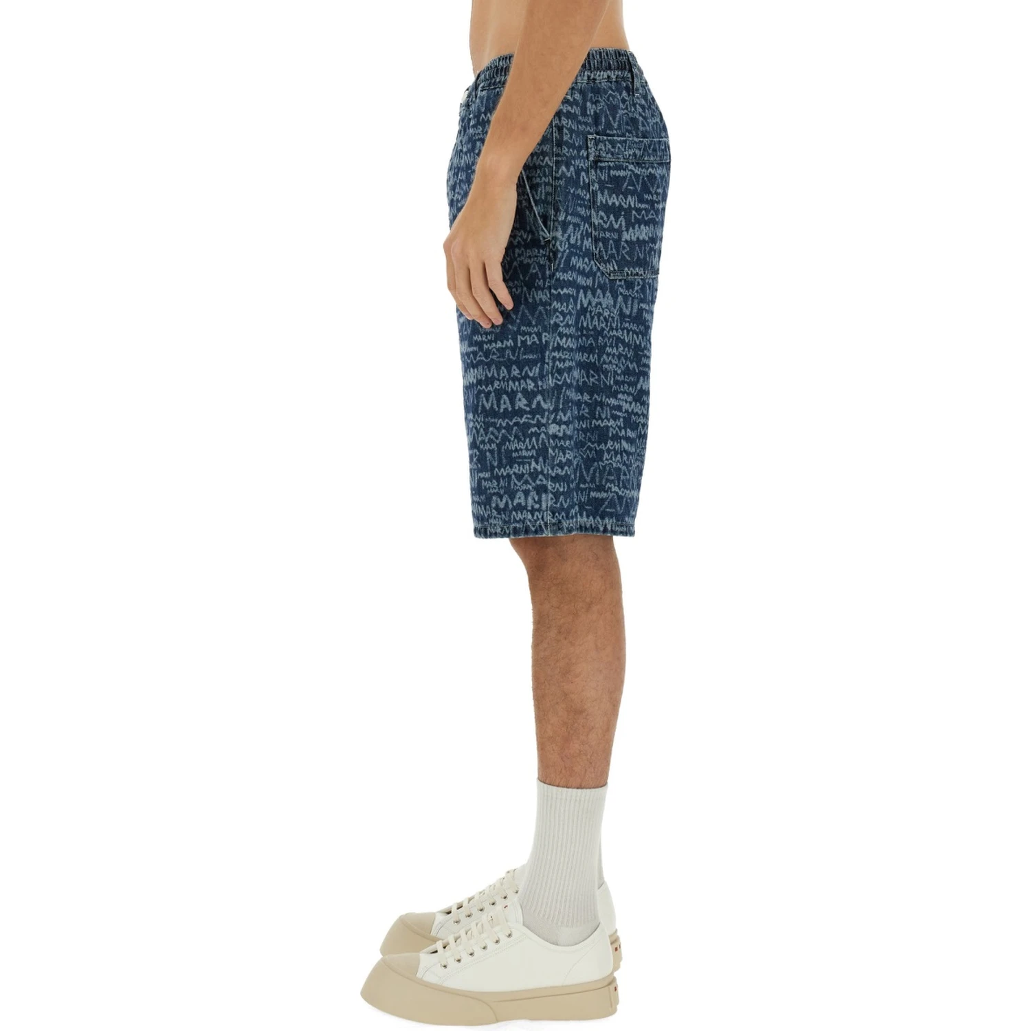 SHORT IN DENIM
