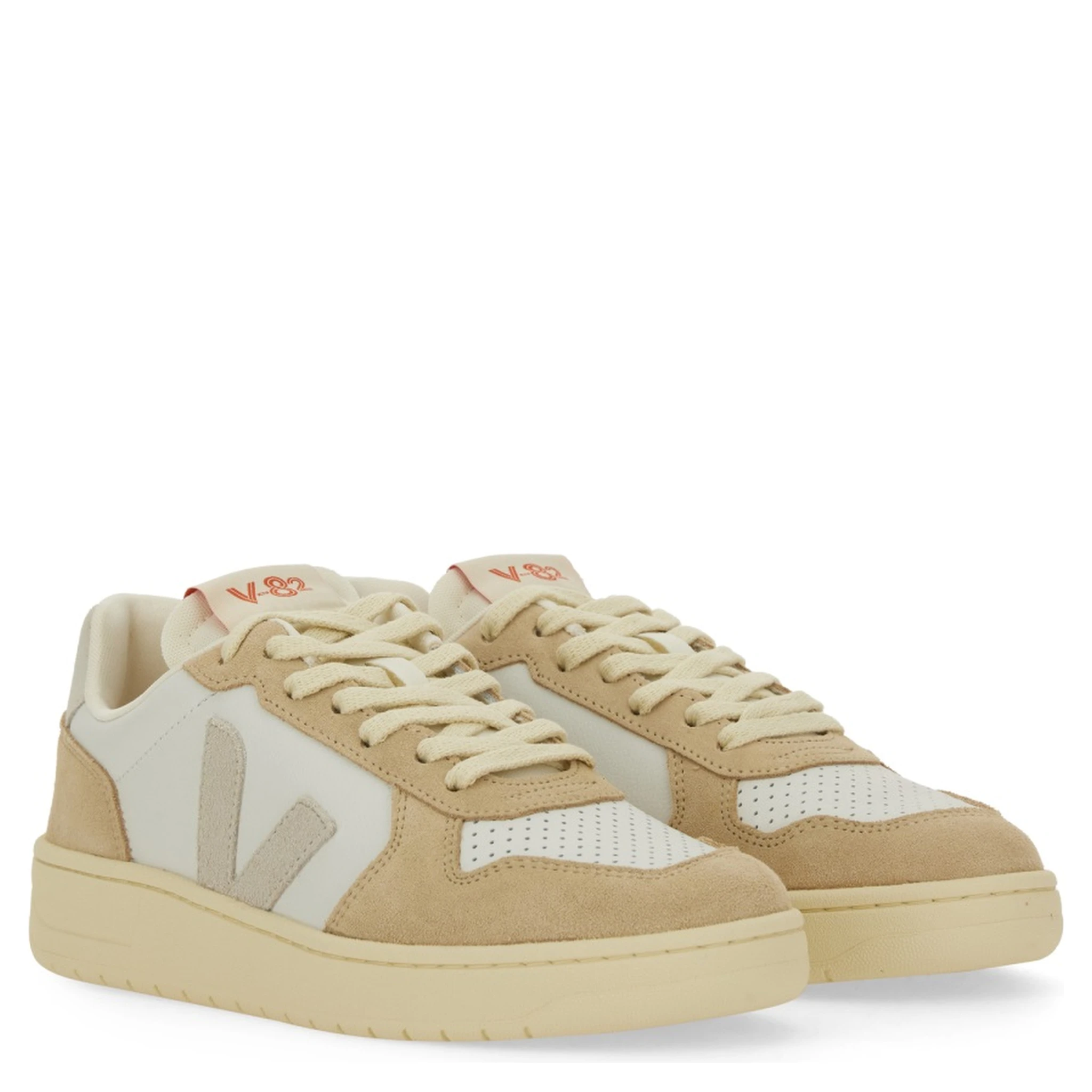 SNEAKER "V-82"