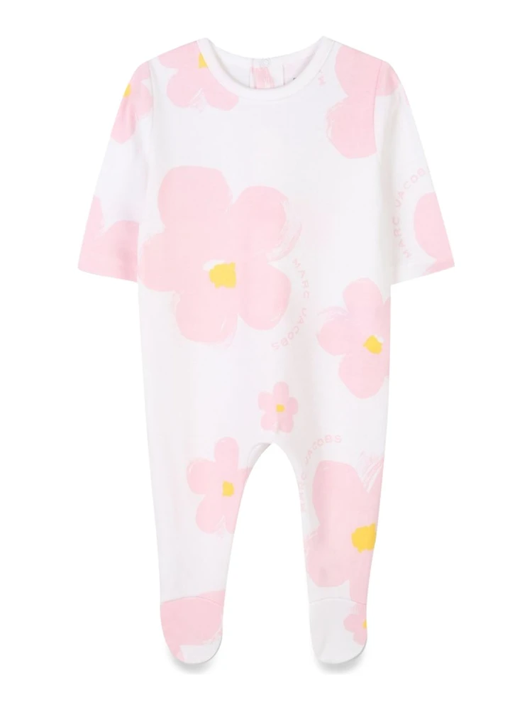 PAJAMA SET WITH BIB AND HAT