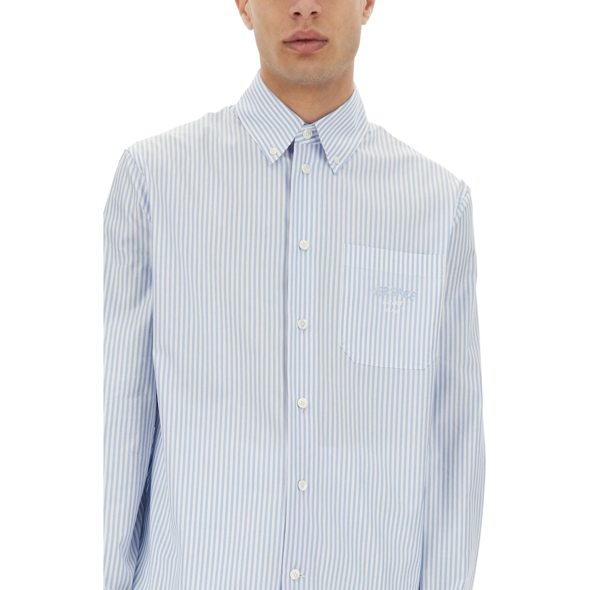 قميص مخطط مع حشوة مطبوعة من الحرير