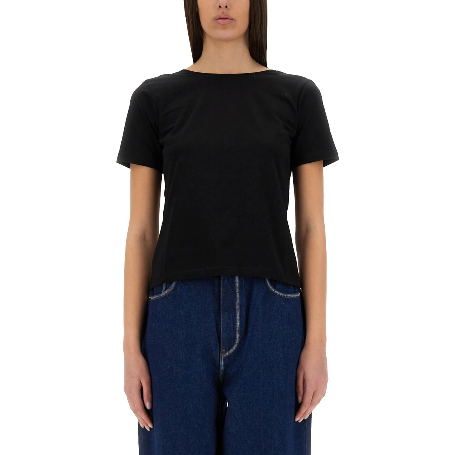 T-SHIRT WITH BACK NECKLINE