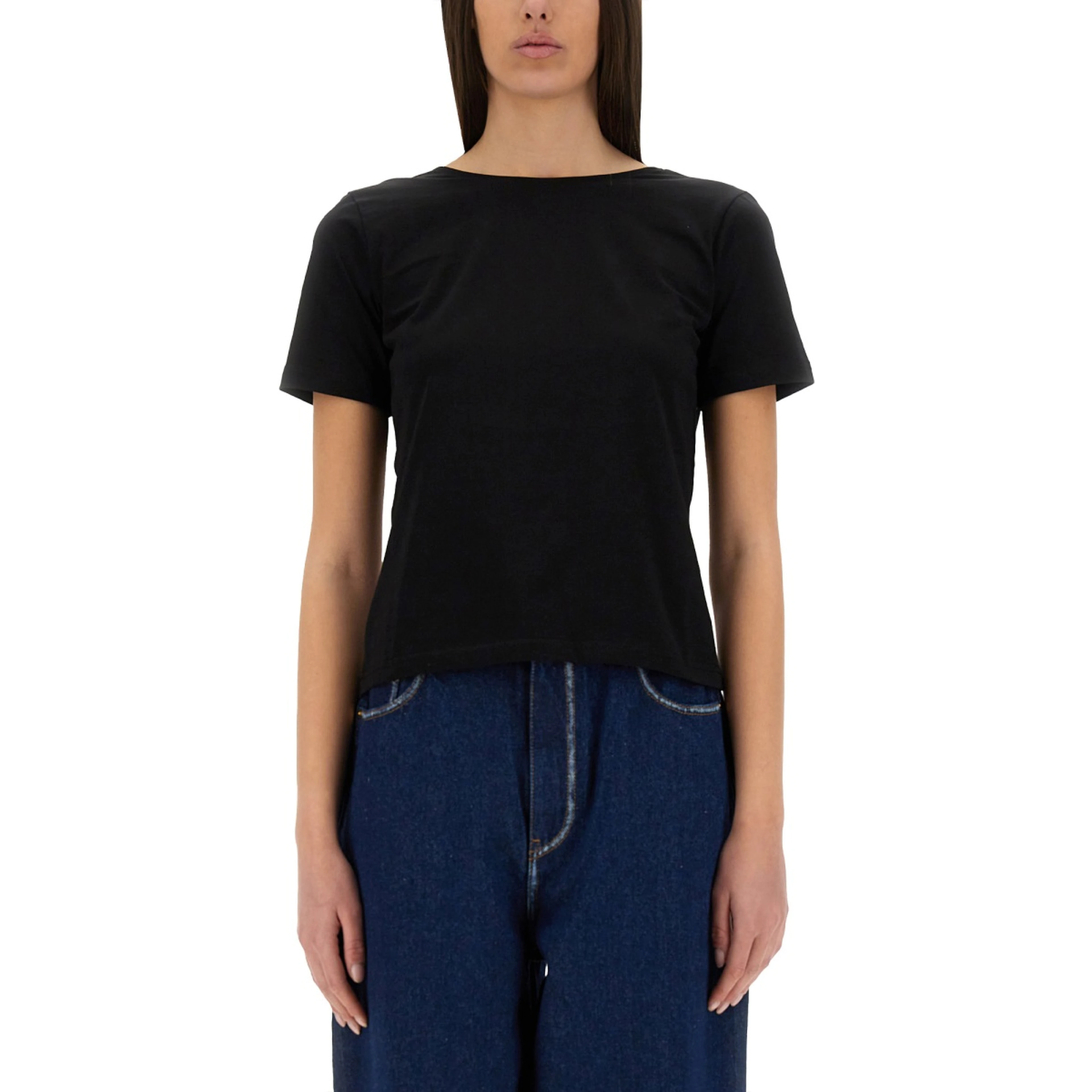 T-SHIRT WITH BACK NECKLINE