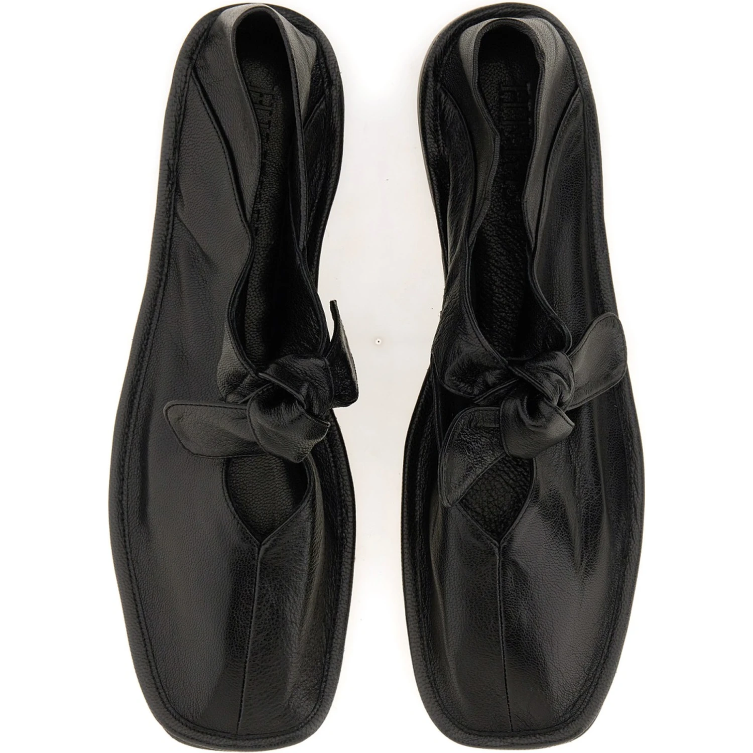 BALLERINA IN PELLE