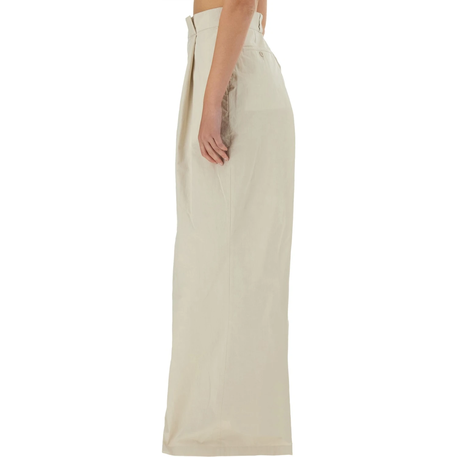 PANTS WITH PLEATS