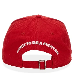 قبعة بيسبول بشعار