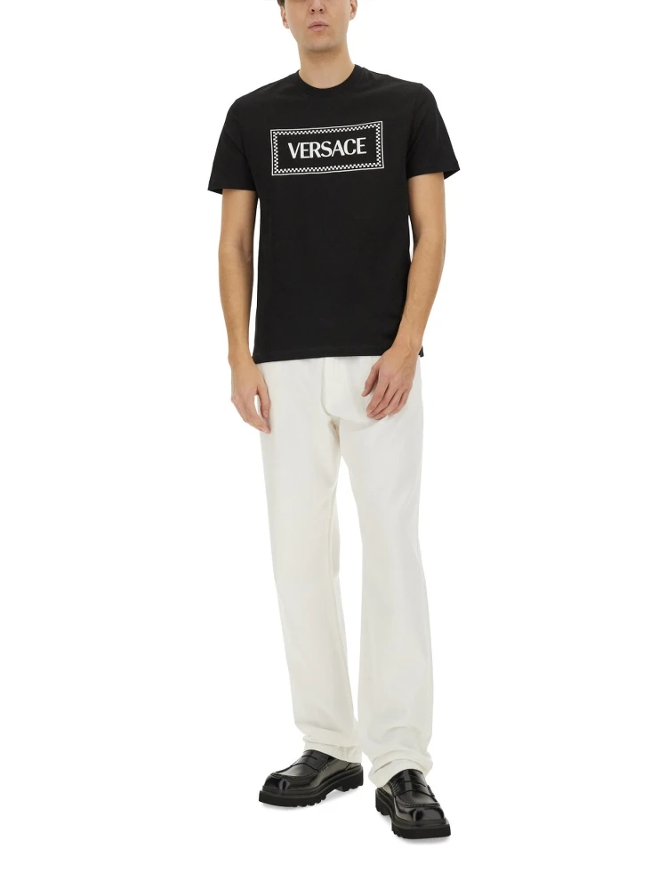 تيشيرت بشعار مطرز عتيق من التسعينيات alternative