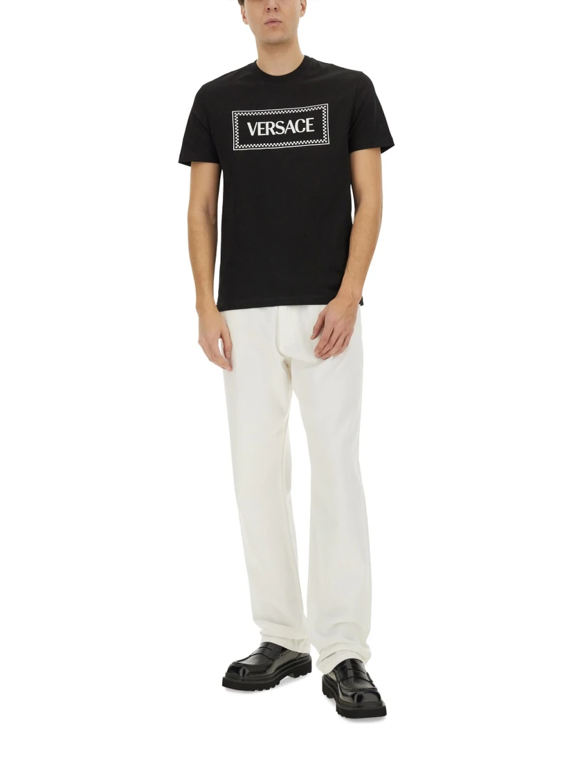 تيشيرت بشعار مطرز عتيق من التسعينيات