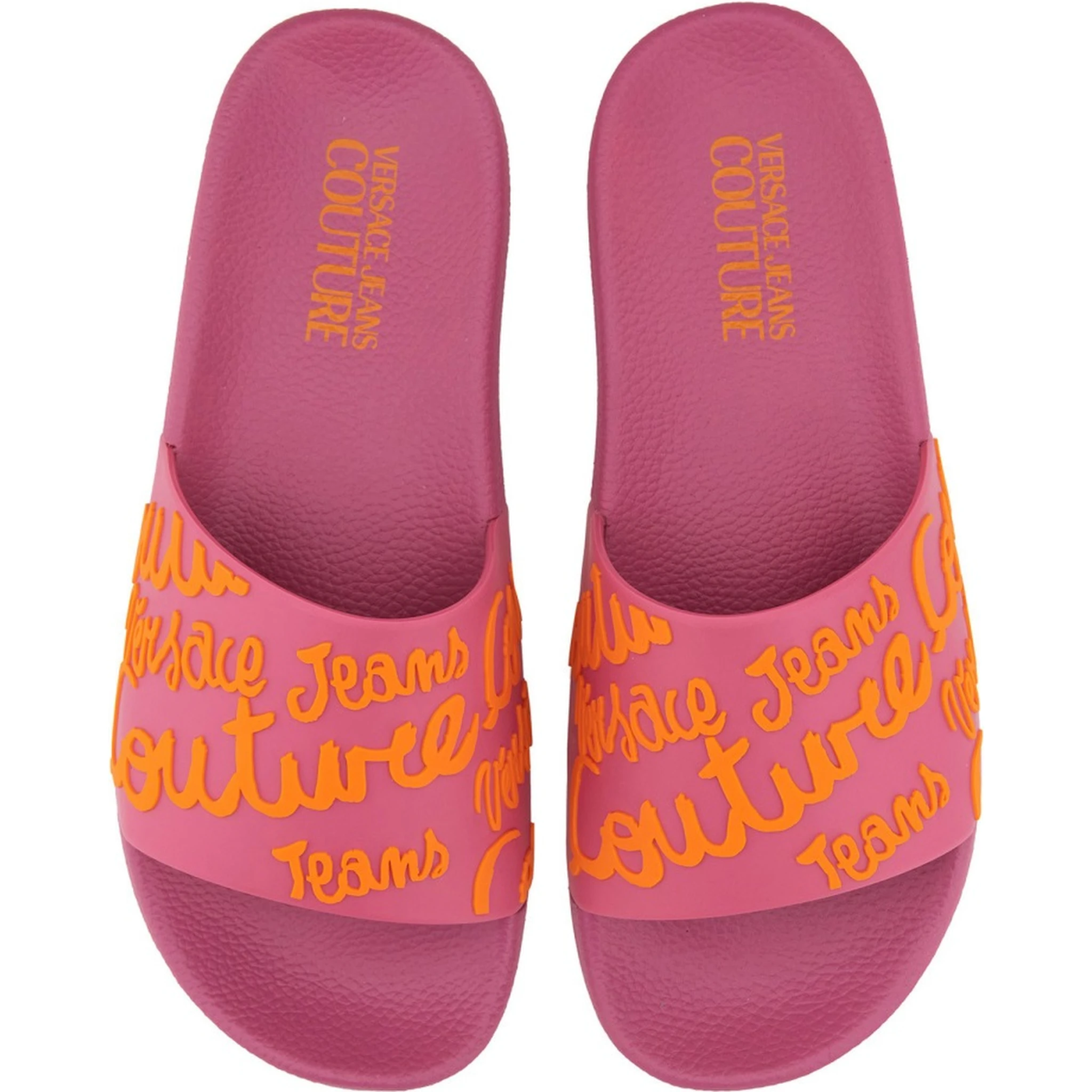 صندل سهل الارتداء مزين بشعار