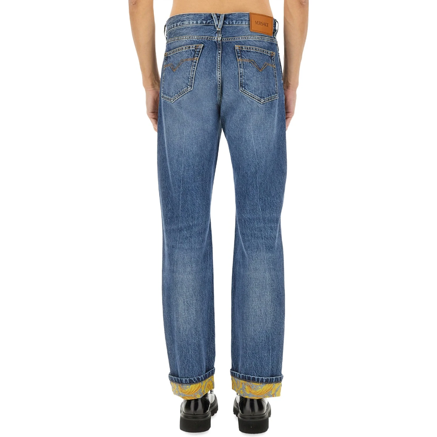 JEANS IN DENIM