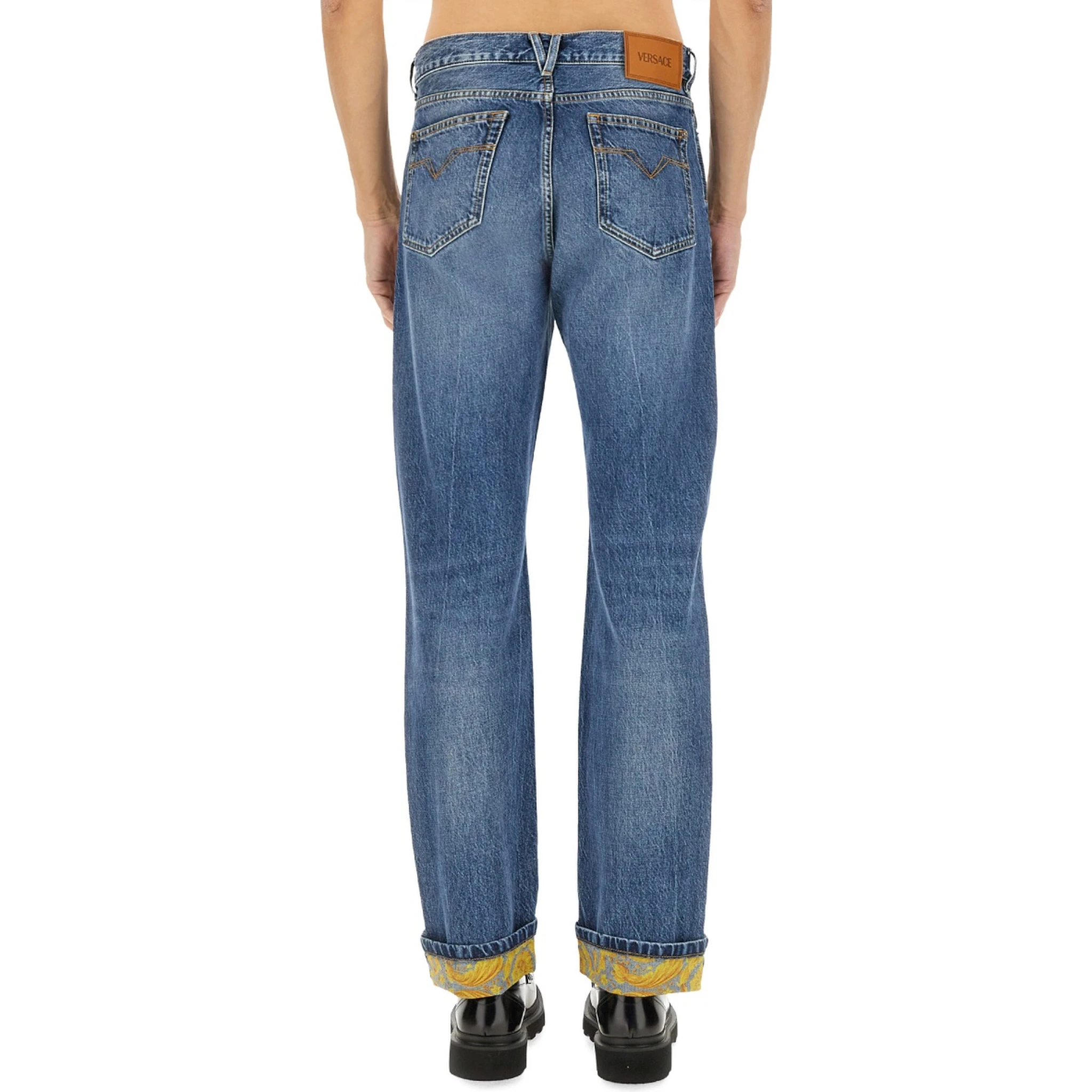 جينز من الدنيم