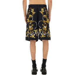 SHORTS WITH BAROQUE OUTLINE PRINT