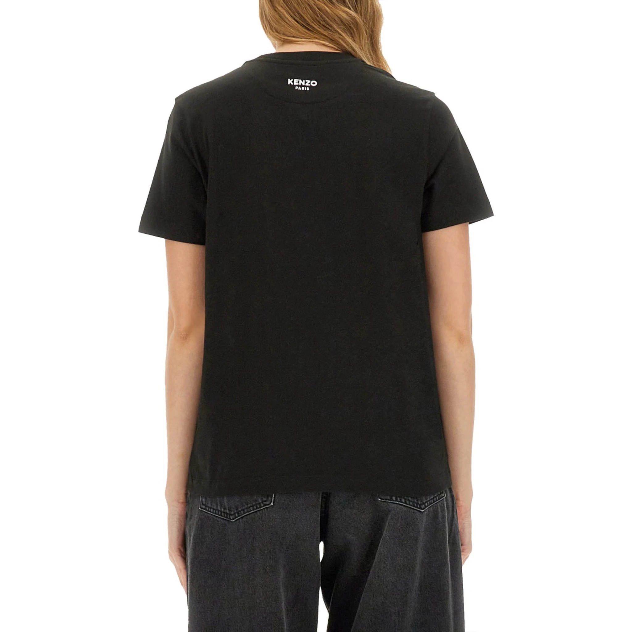 "BOKE FLOWER PIN" T-SHIRT