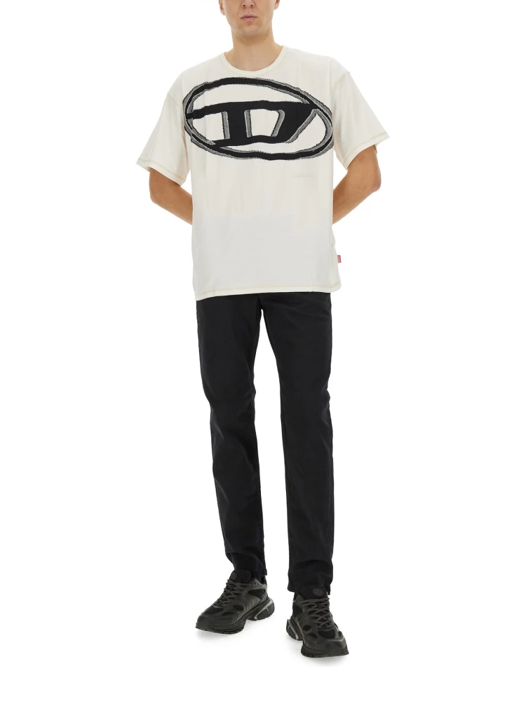 T-SHIRT WITH MAXI OVAL D alternative