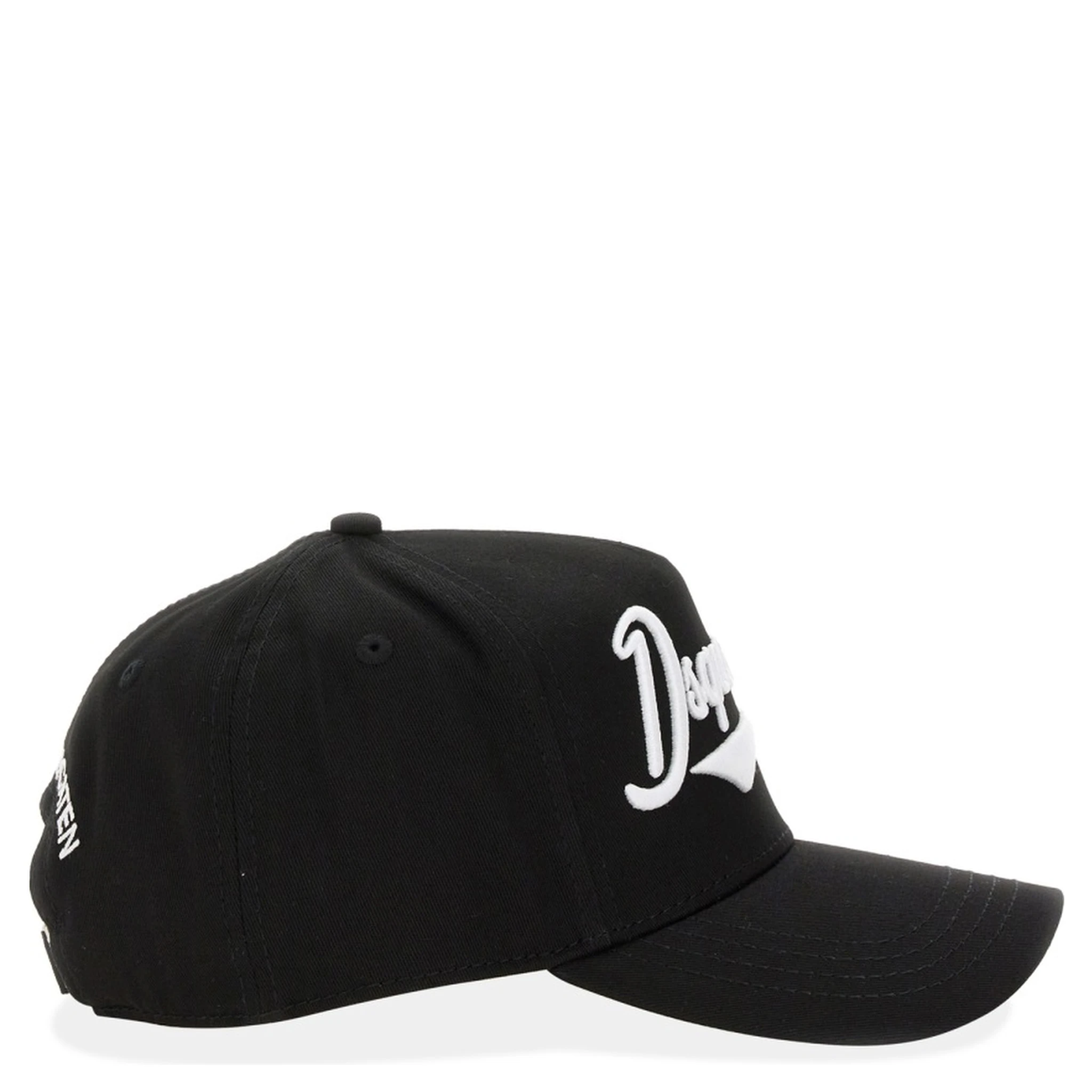 قبعة بيسبول بشعار