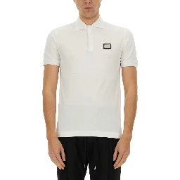 قميص بولو بشعار