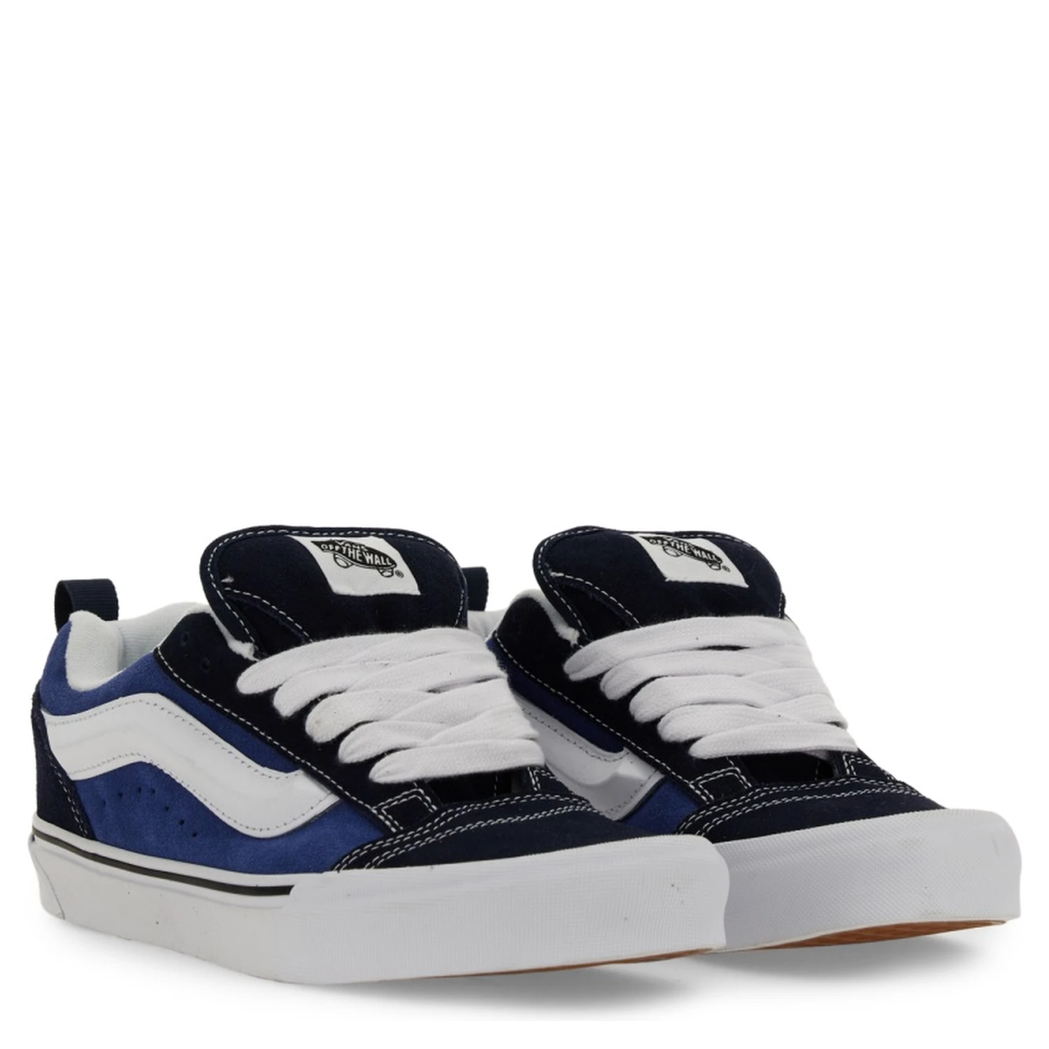 "KNU SKOOL" SNEAKER