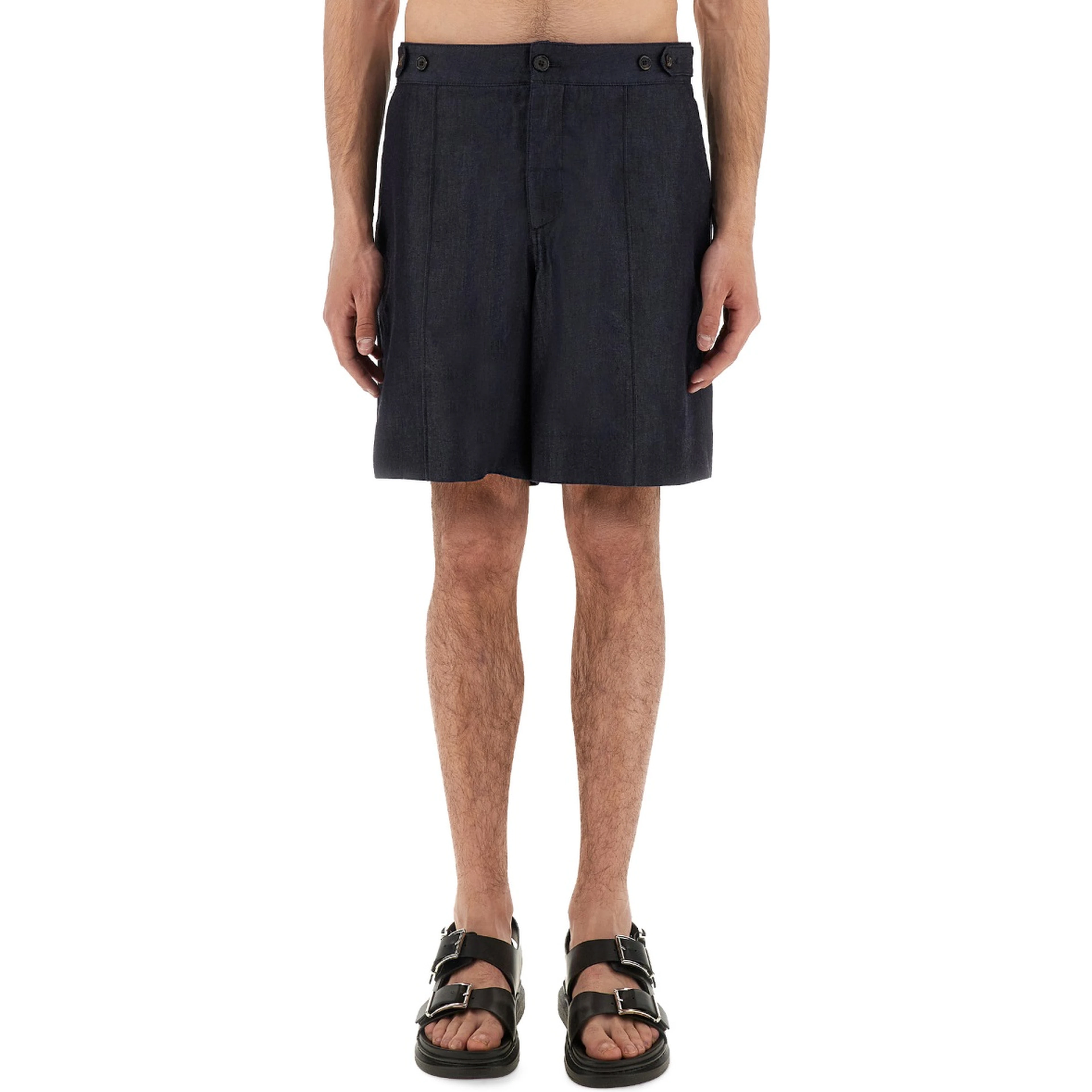 SHORT IN DENIM