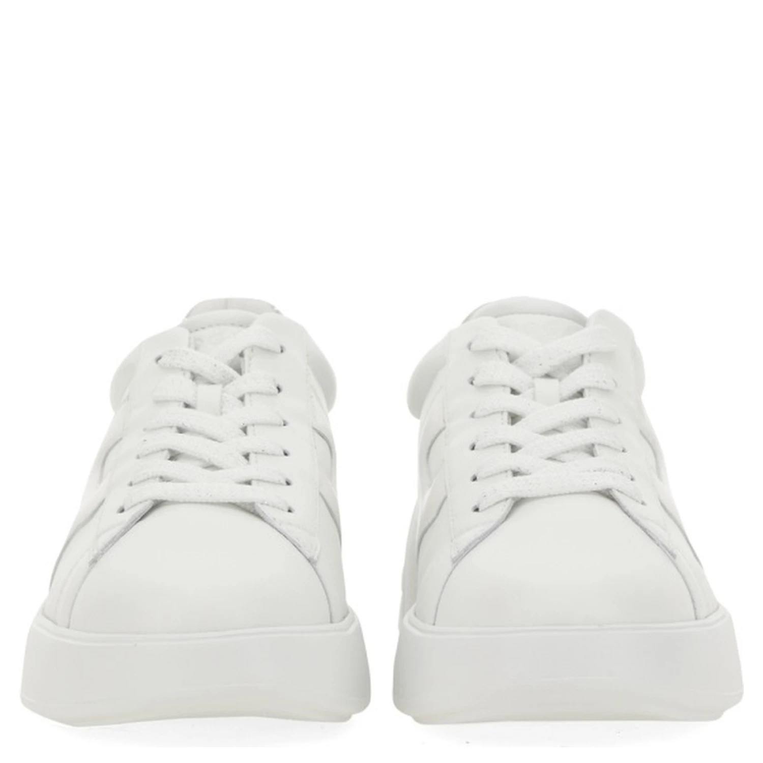 SNEAKER REBEL