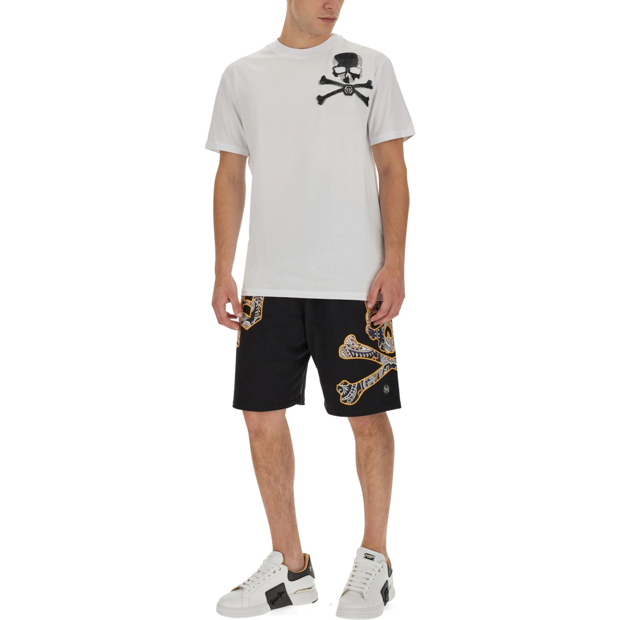 T-SHIRT WITH LOGO