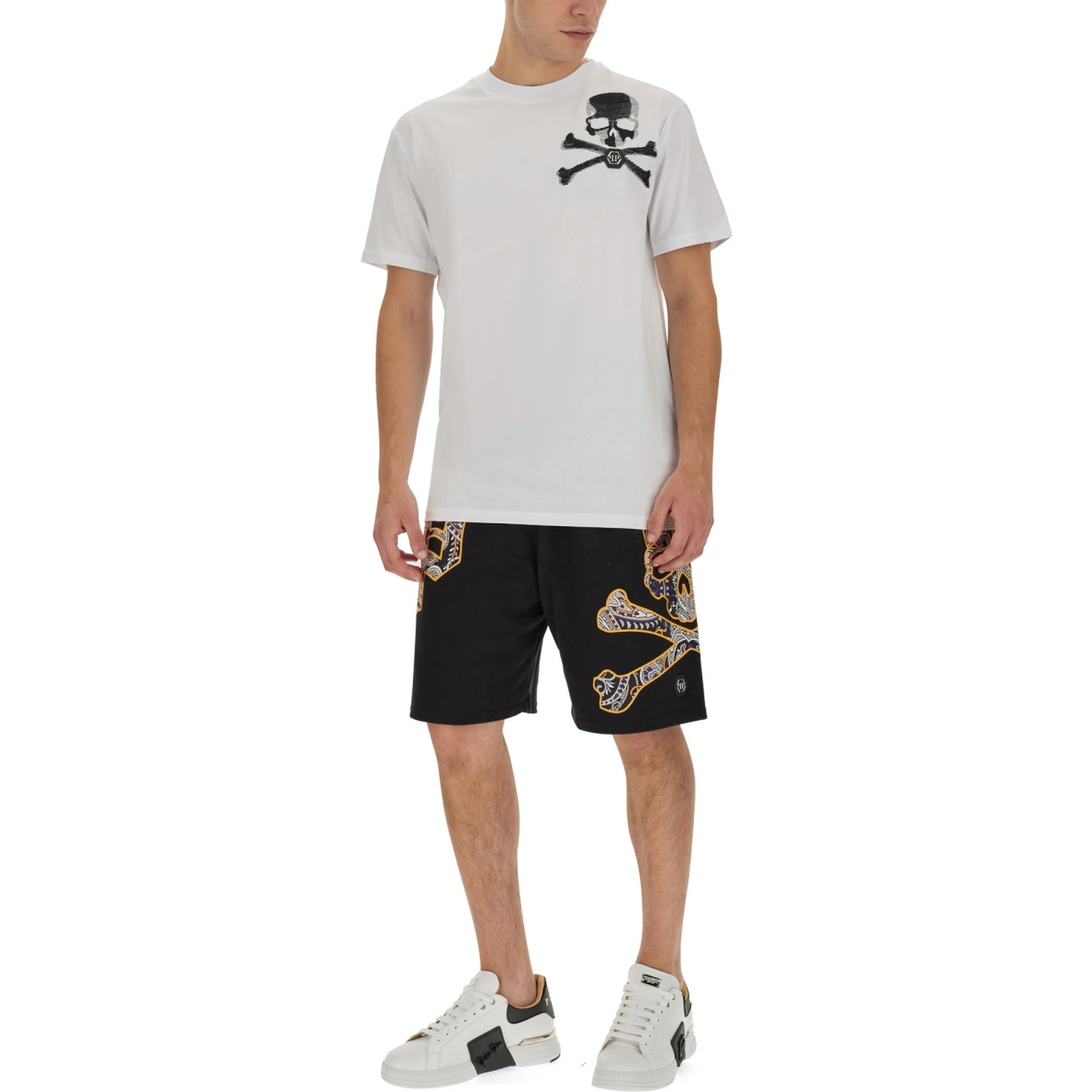 T-SHIRT WITH LOGO