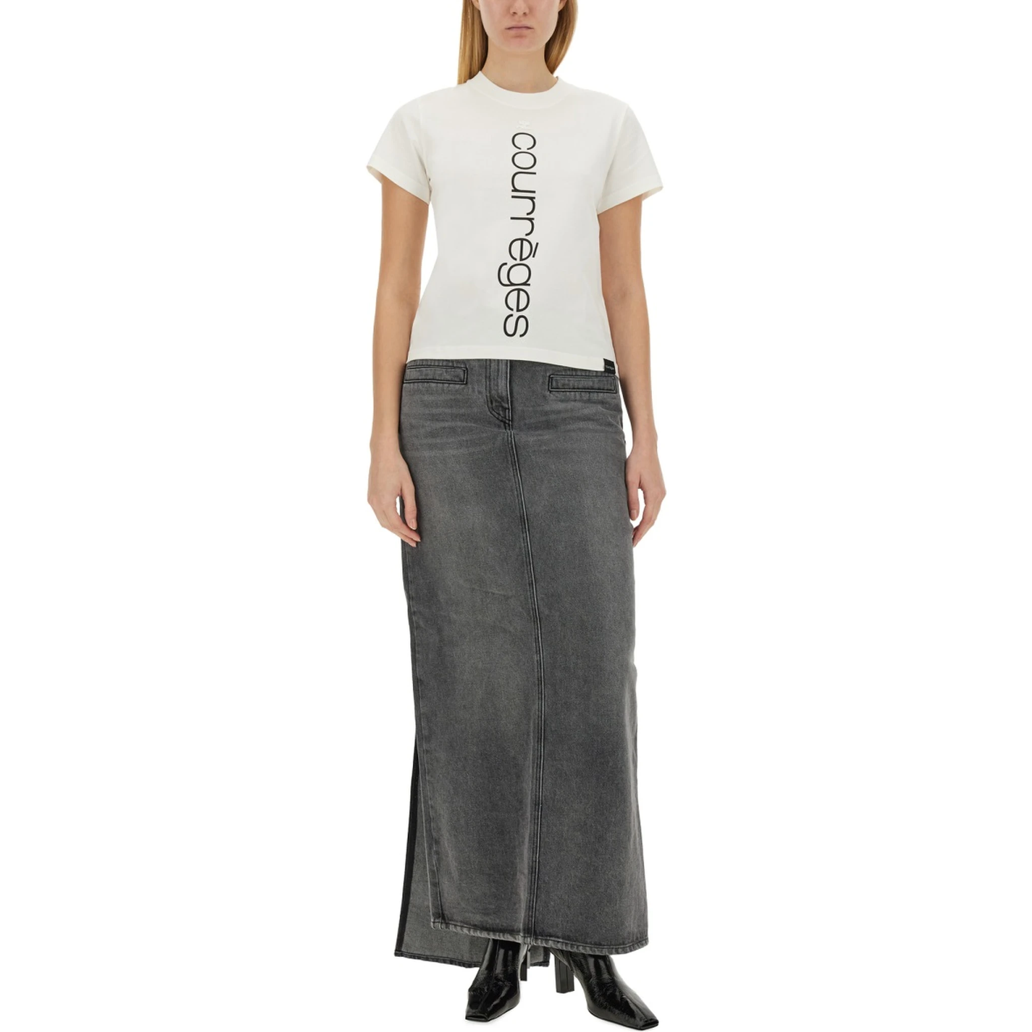 T-SHIRT WITH LOGO
