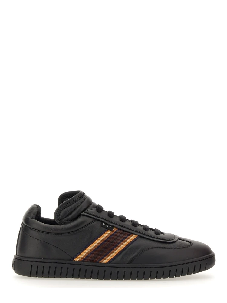 SNEAKER WITH LOGO