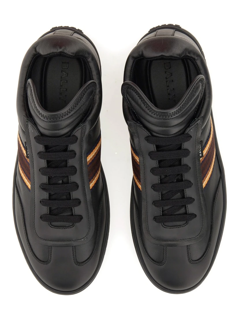 SNEAKER WITH LOGO