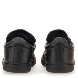 SNEAKER WITH LOGO