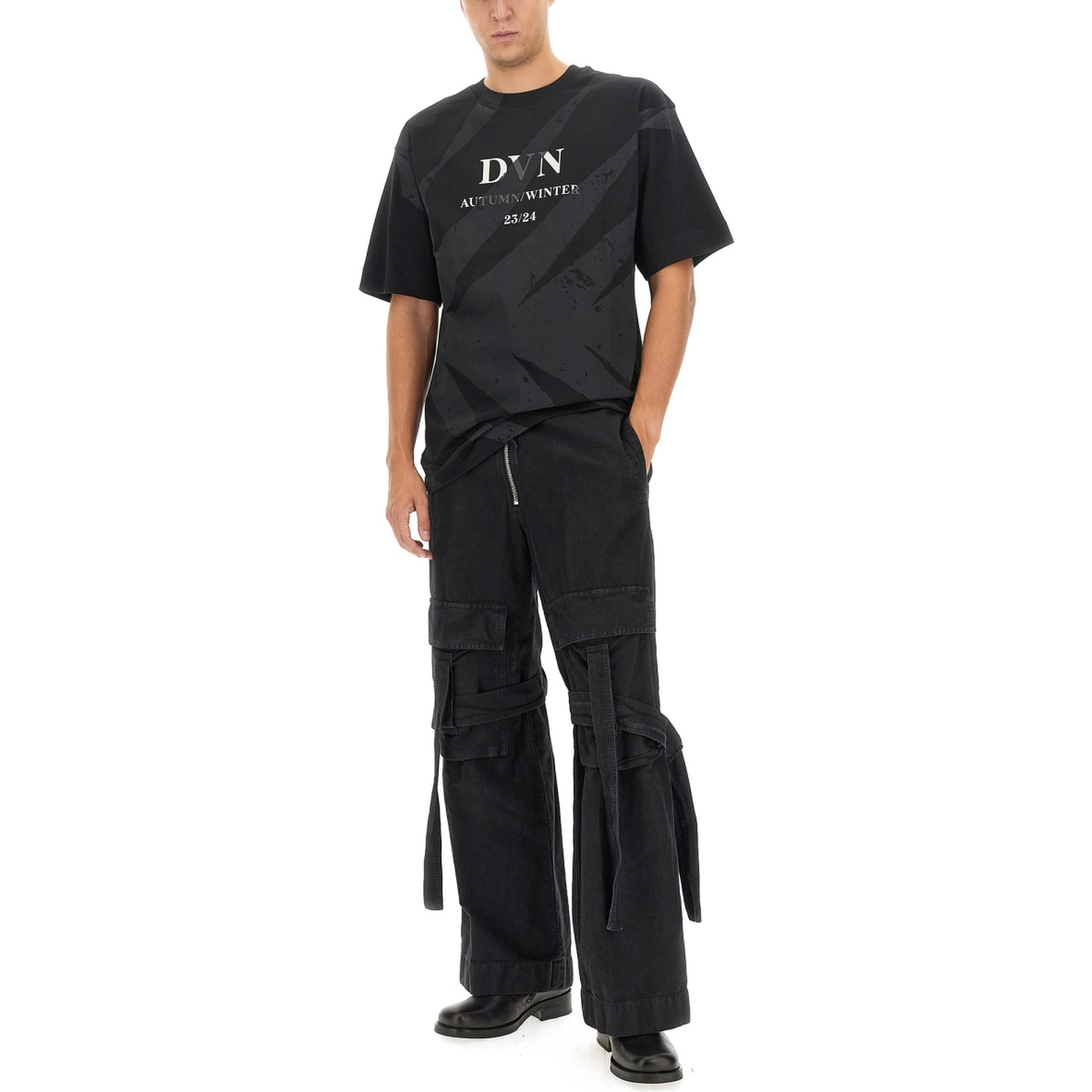 T-SHIRT WITH LOGO