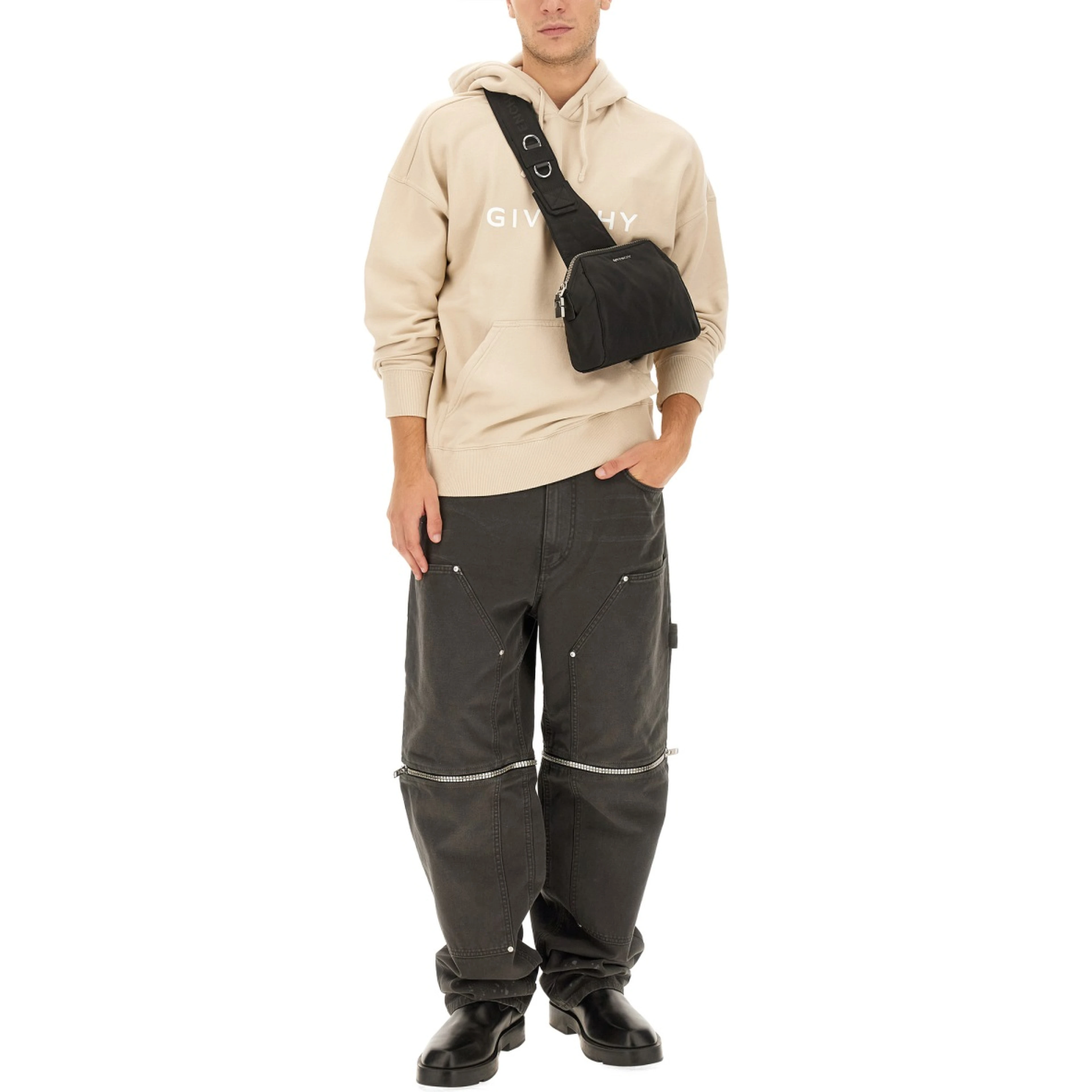 JEANS WITH ZIP