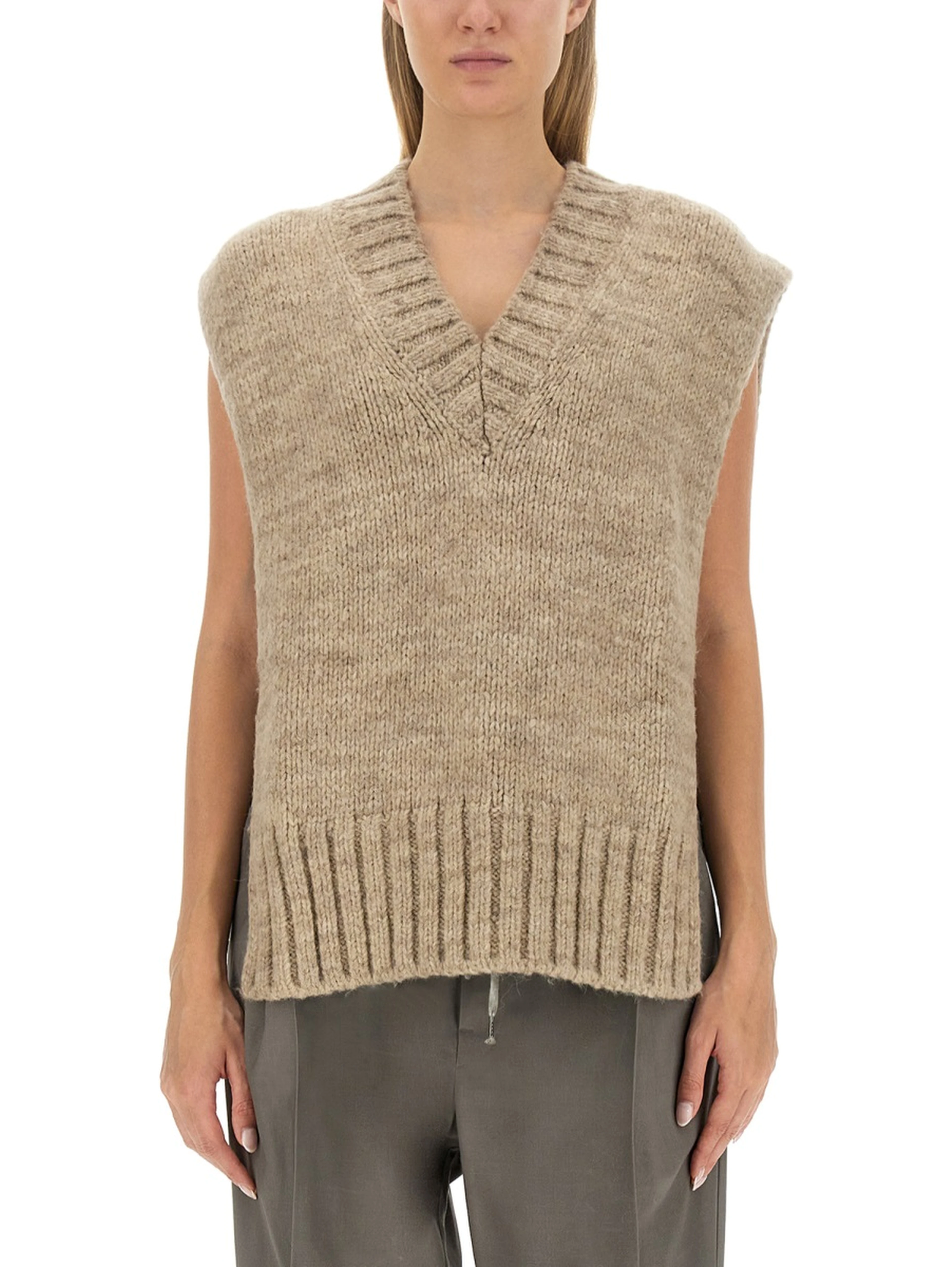 KNITTED VEST