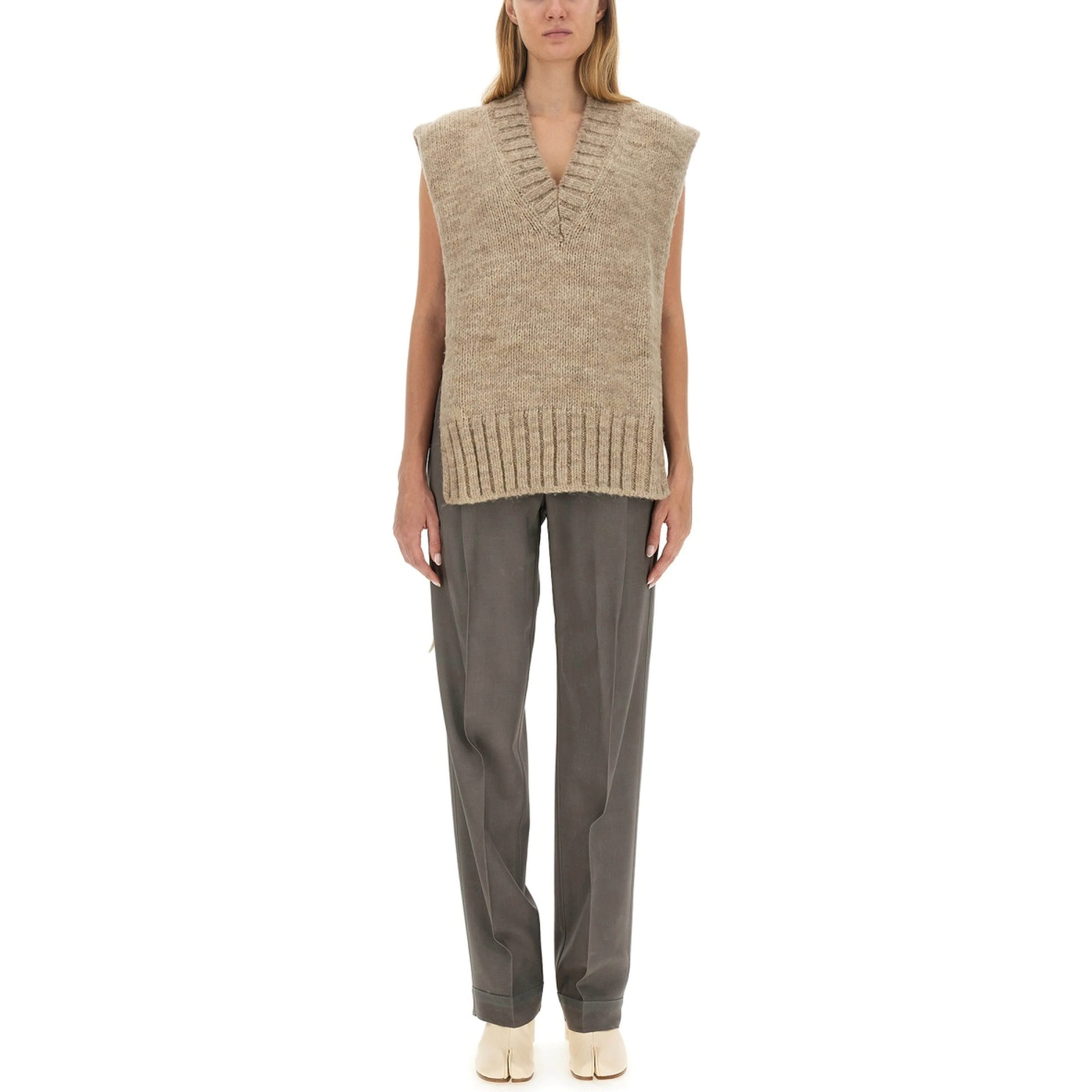 KNITTED VEST