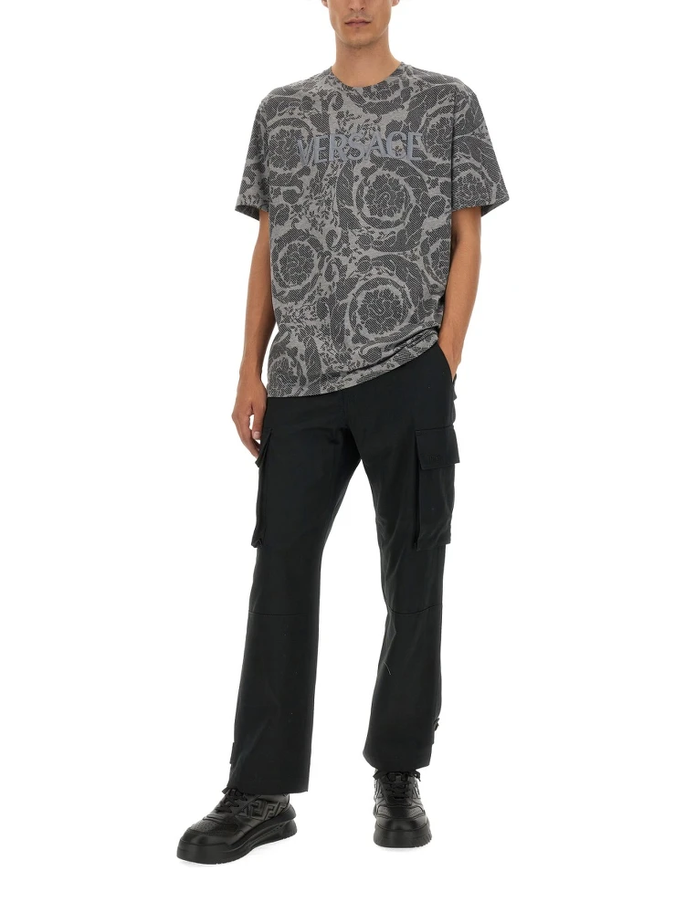 تيشيرت بشعار باروكي بتصميم ظلي alternative