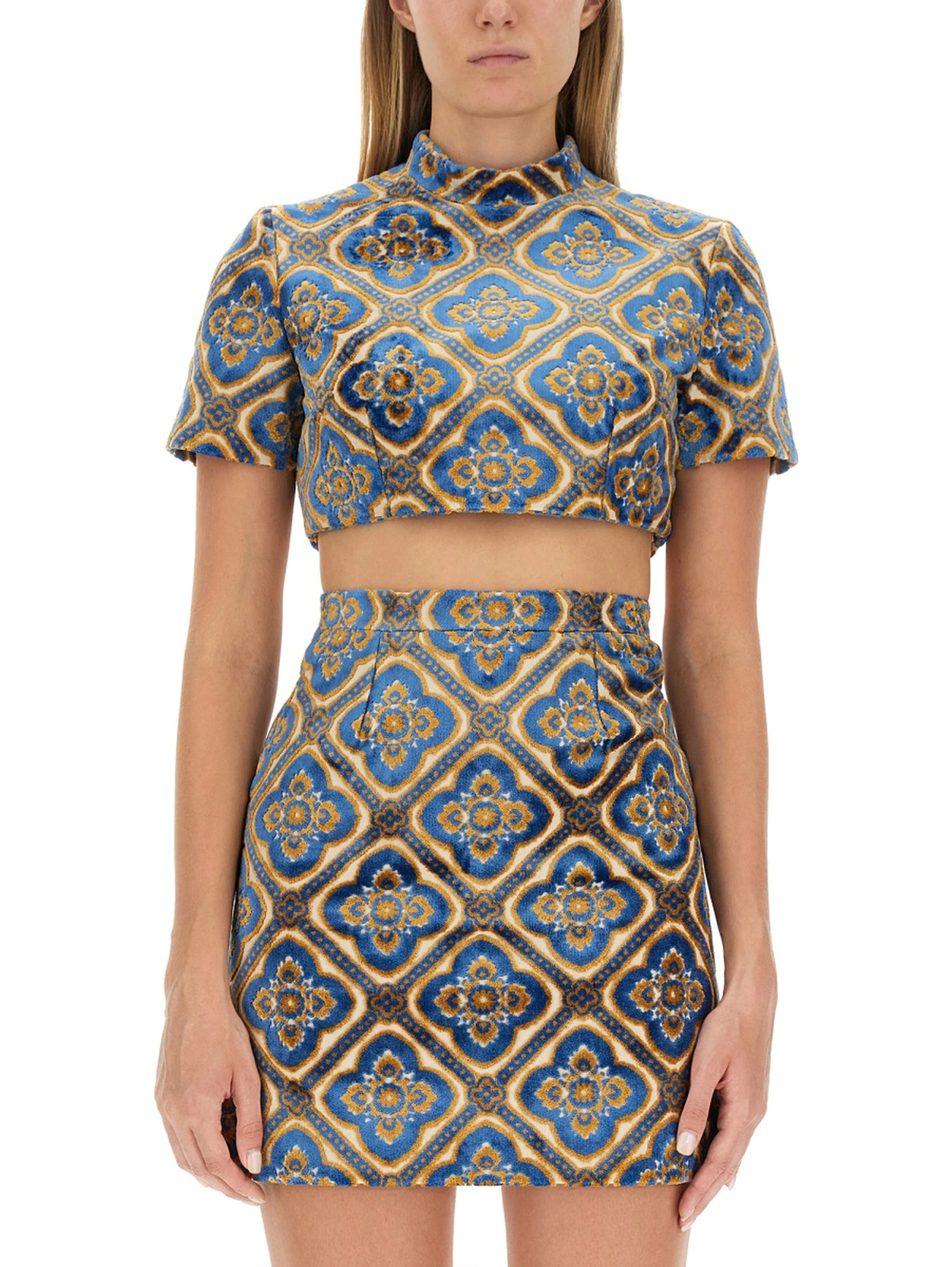 TOP CROPPED