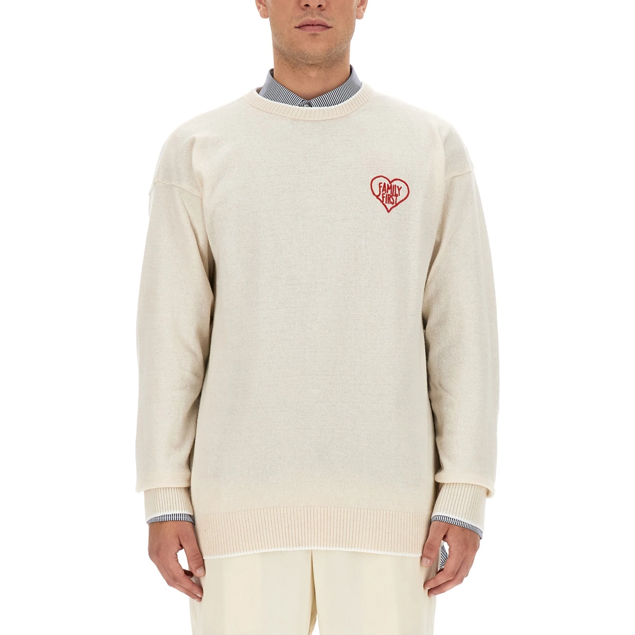 قميص رياضي بشعار