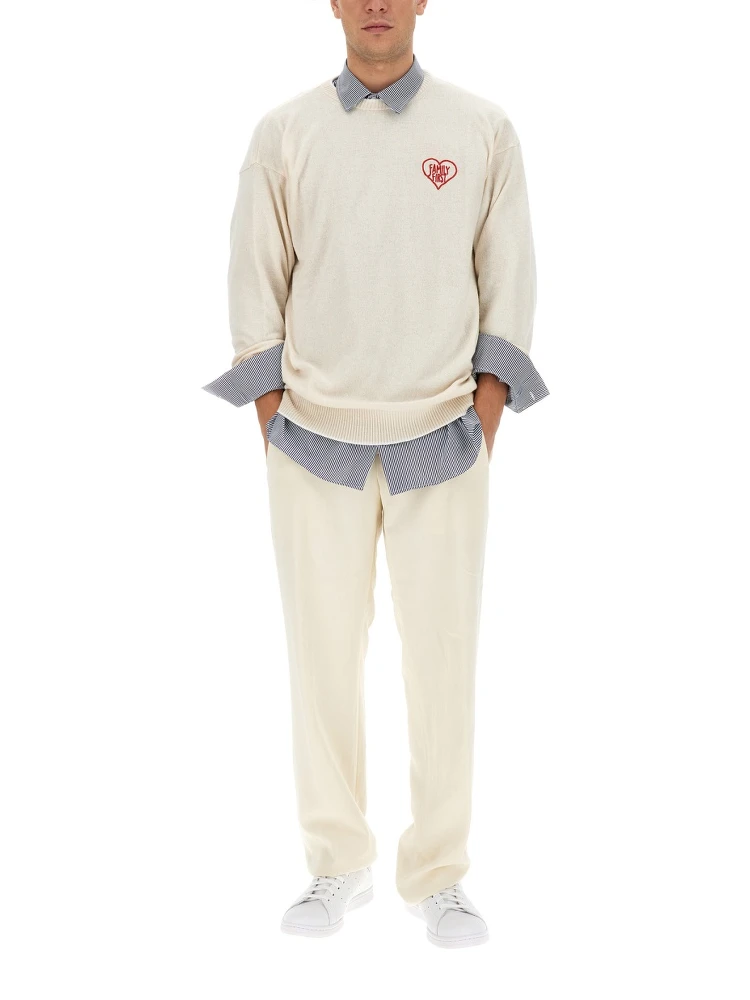 قميص رياضي بشعار alternative