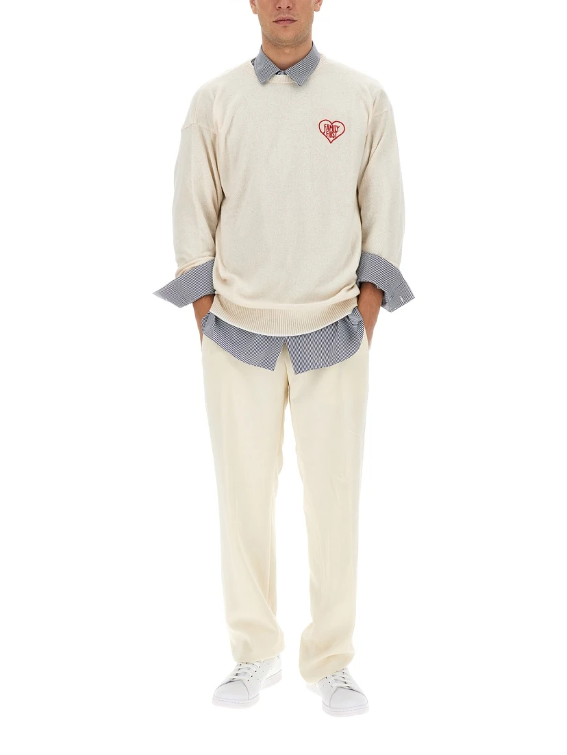 قميص رياضي بشعار