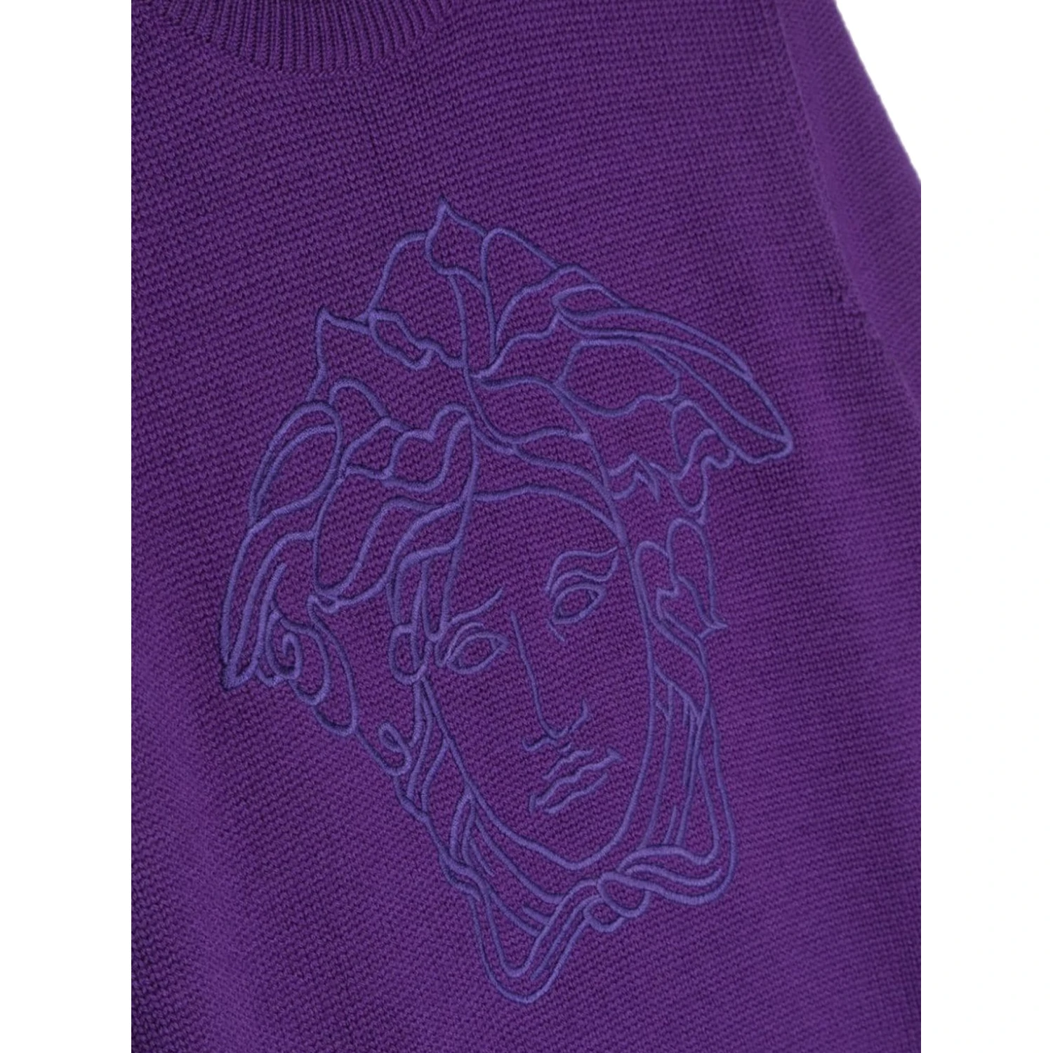 medusa choker pullover