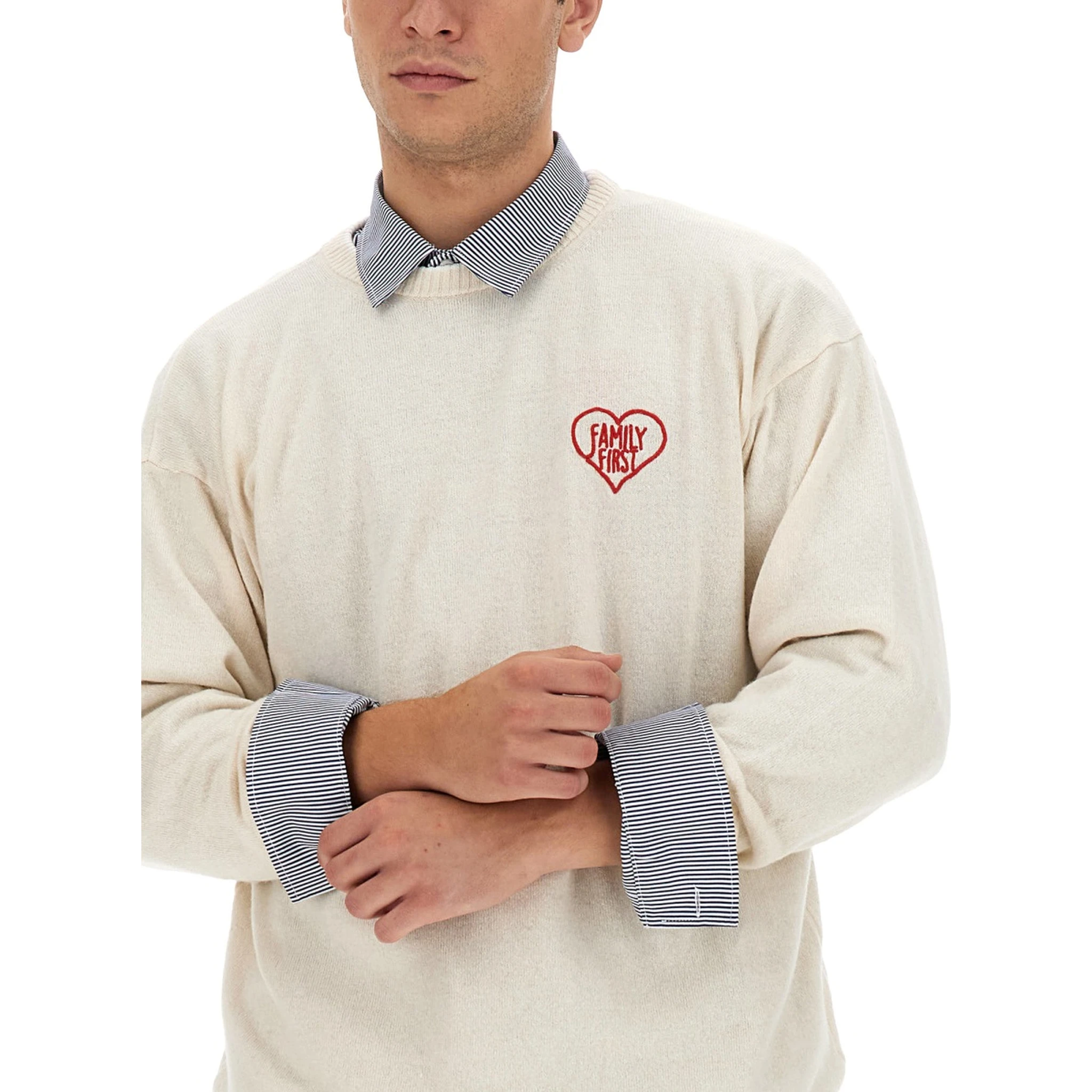 قميص رياضي بشعار