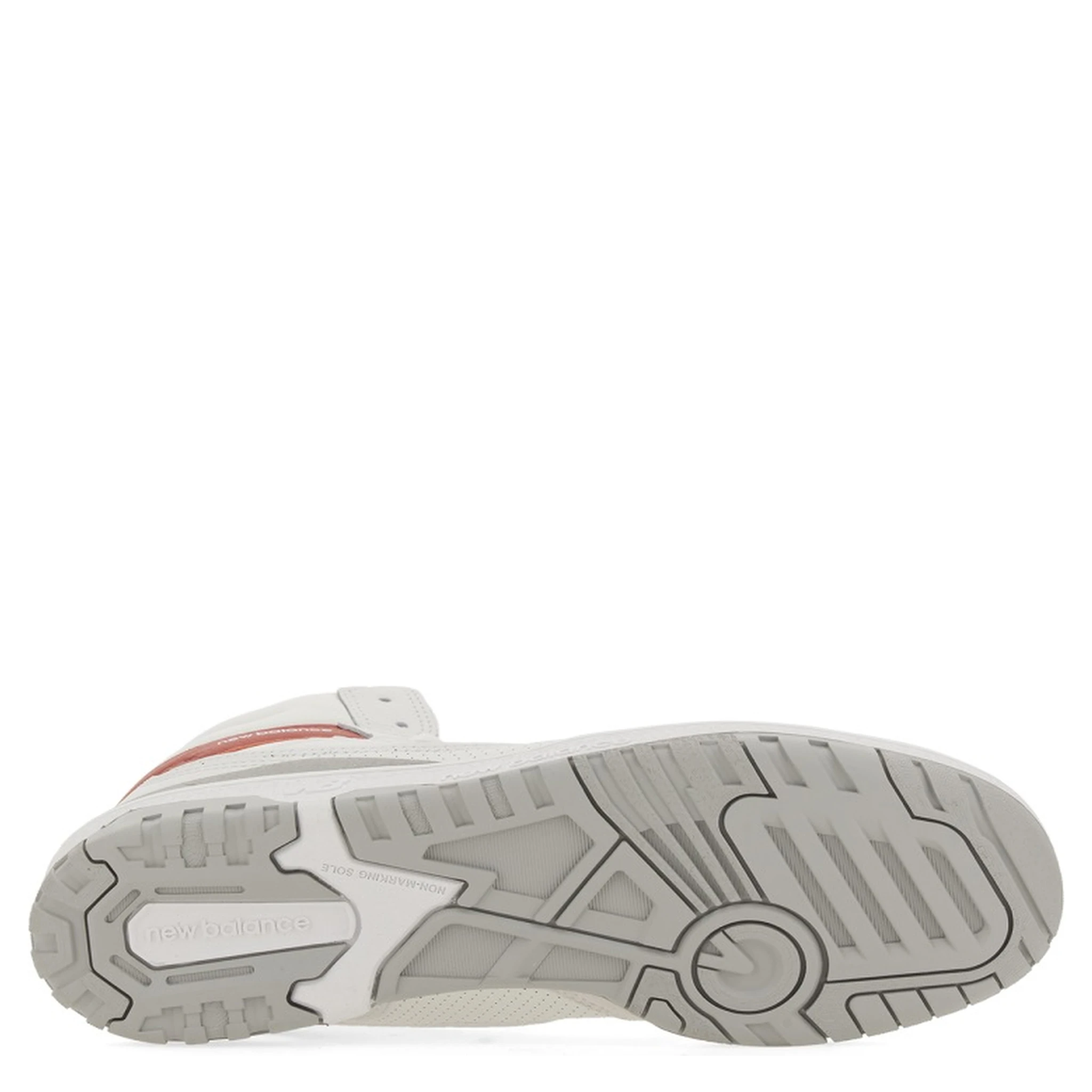 حذاء رياضي 650