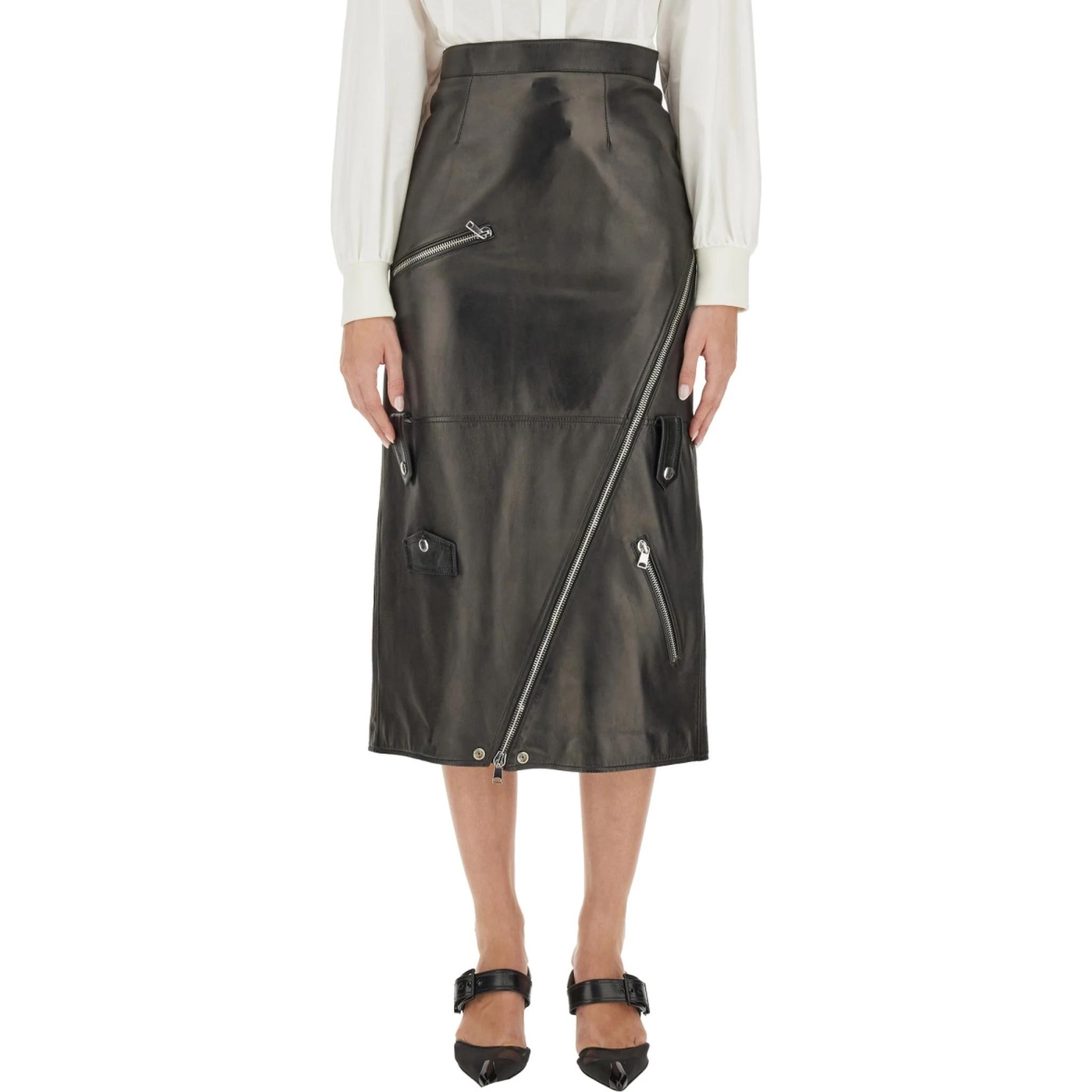 تنورة متوسطة الطول