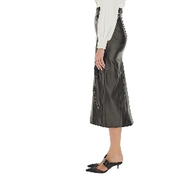 تنورة متوسطة الطول