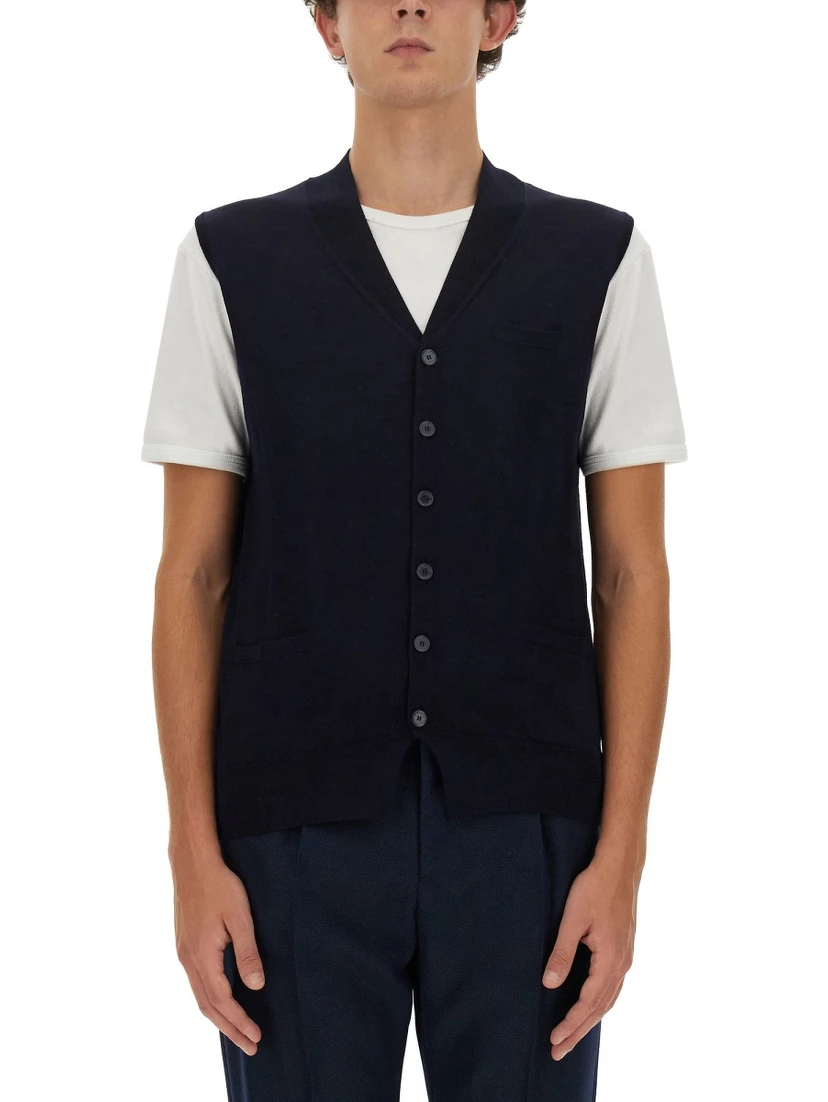 صدرية بياقة على شكل حرف V