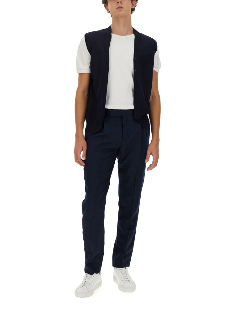 صدرية بياقة على شكل حرف V alternative