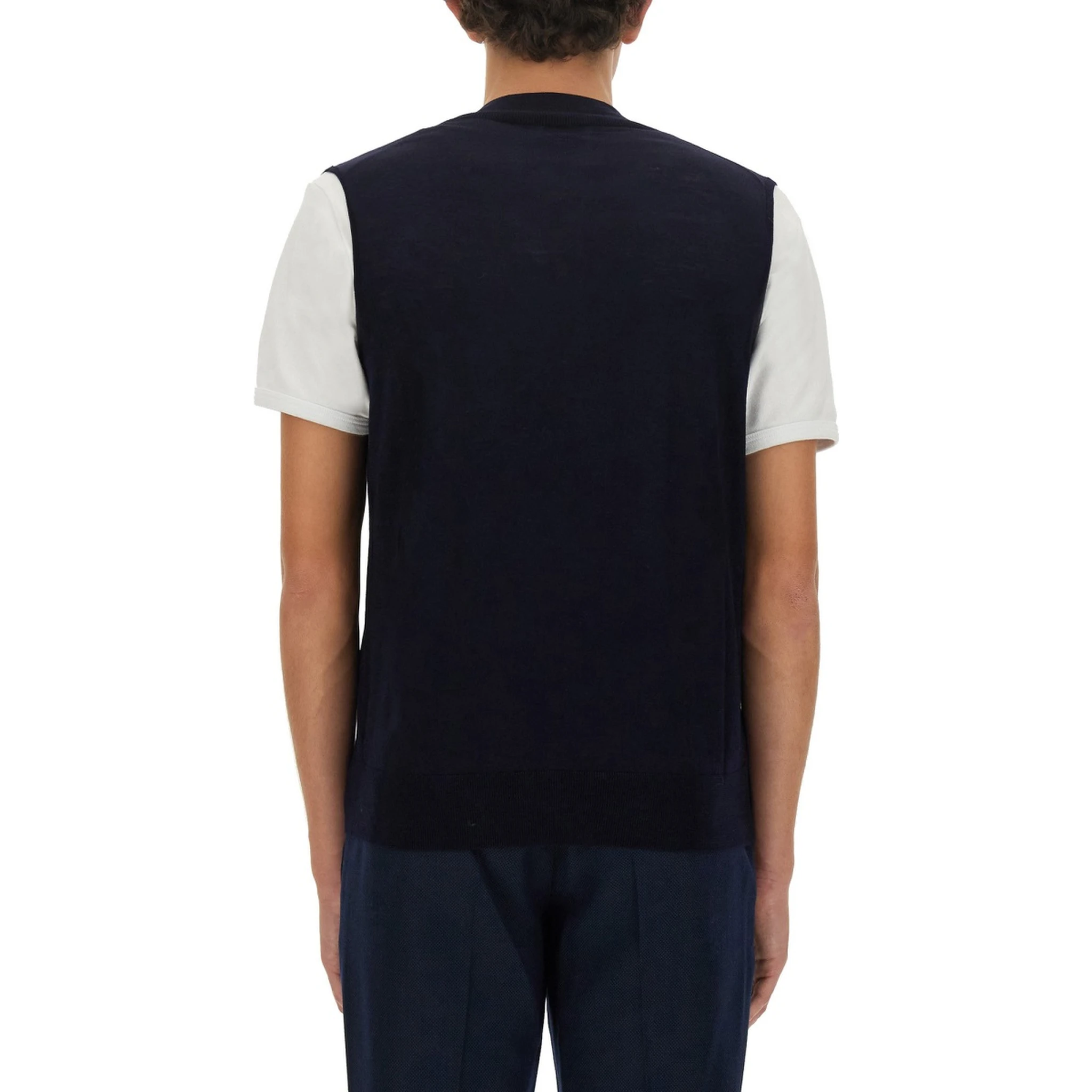 صدرية بياقة على شكل حرف V