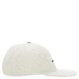 قبعة بيسبول مطرزة بشعار