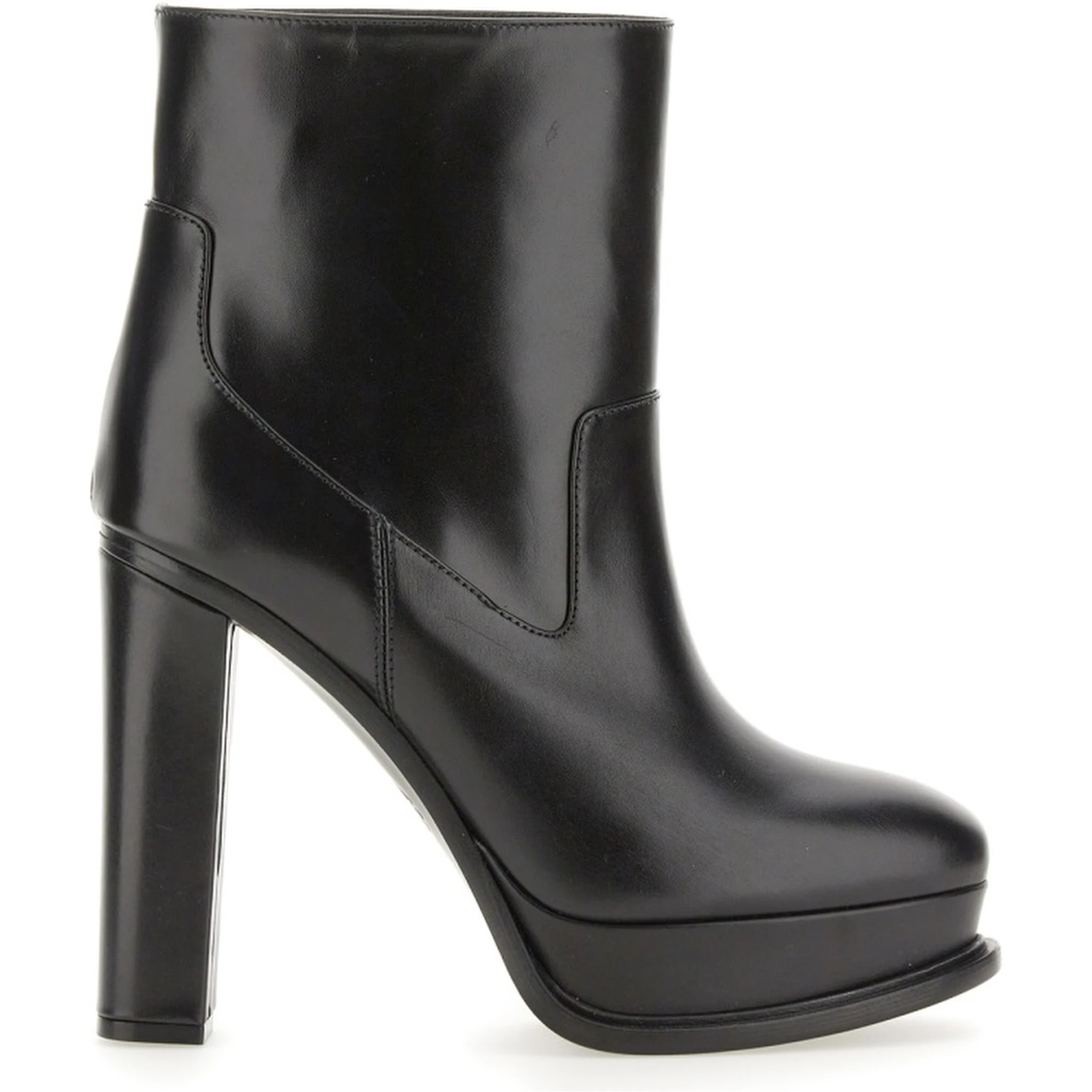 أحذية ذات نعل سميك