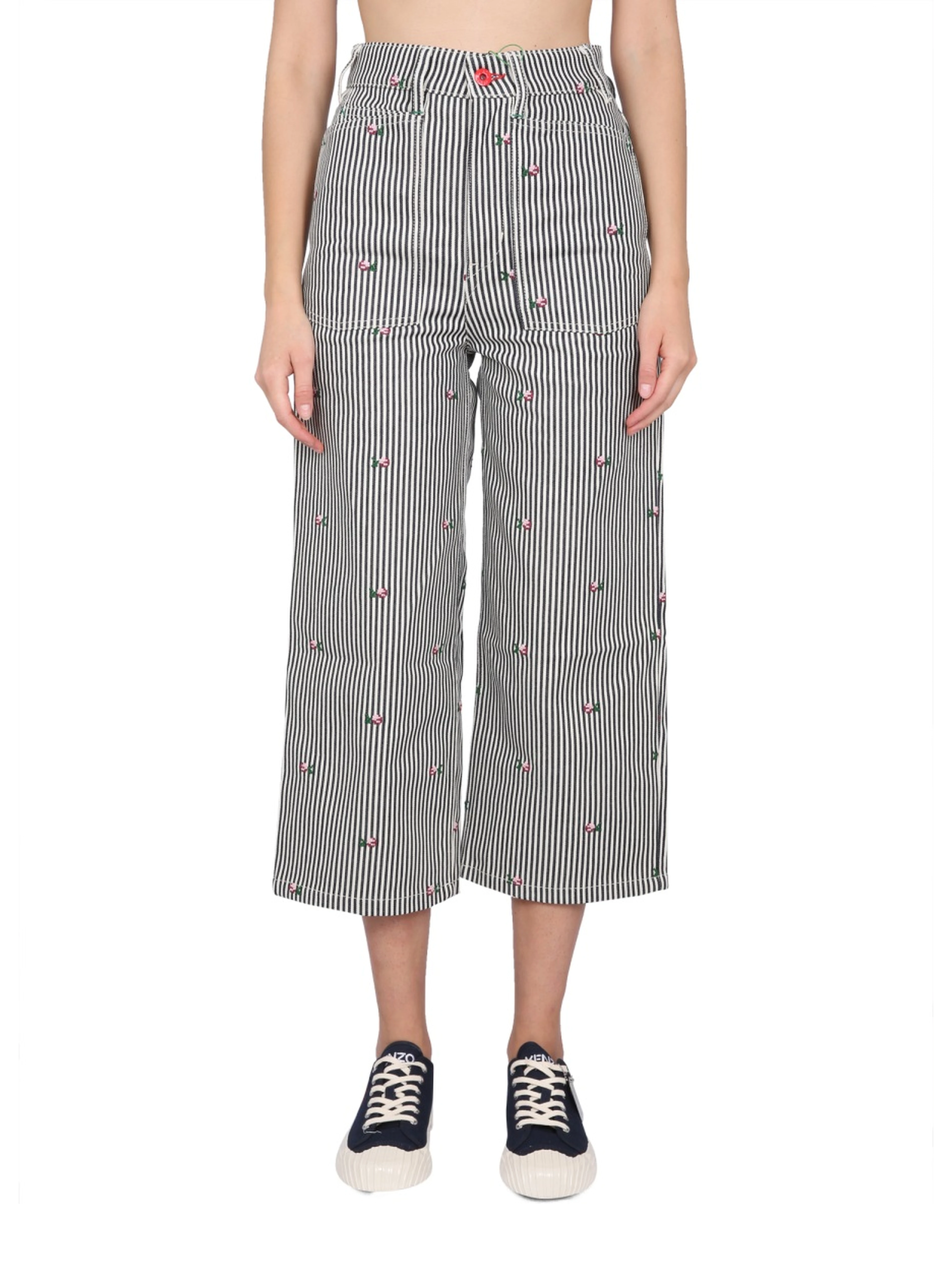 CROPPED FIT JEANS