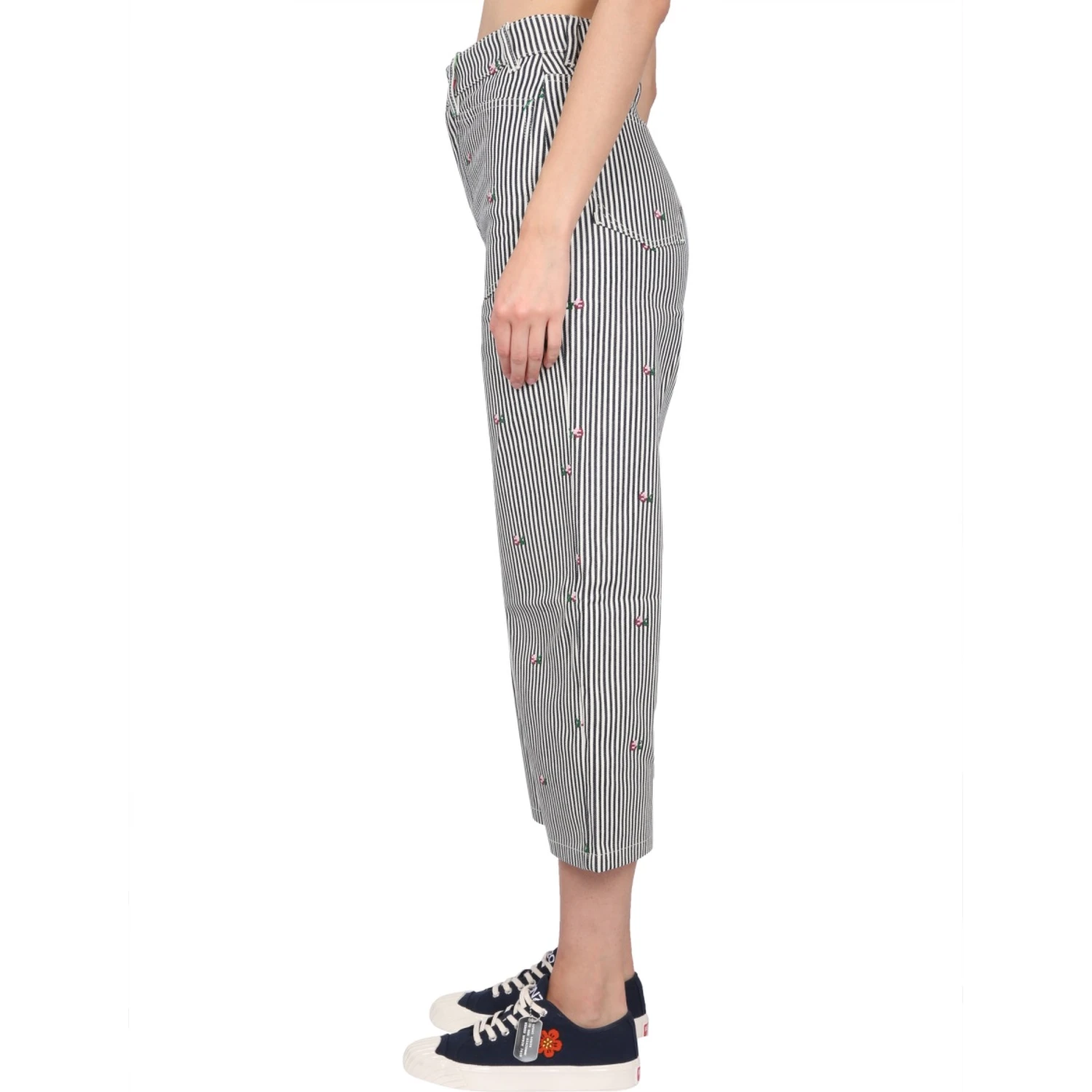 CROPPED FIT JEANS