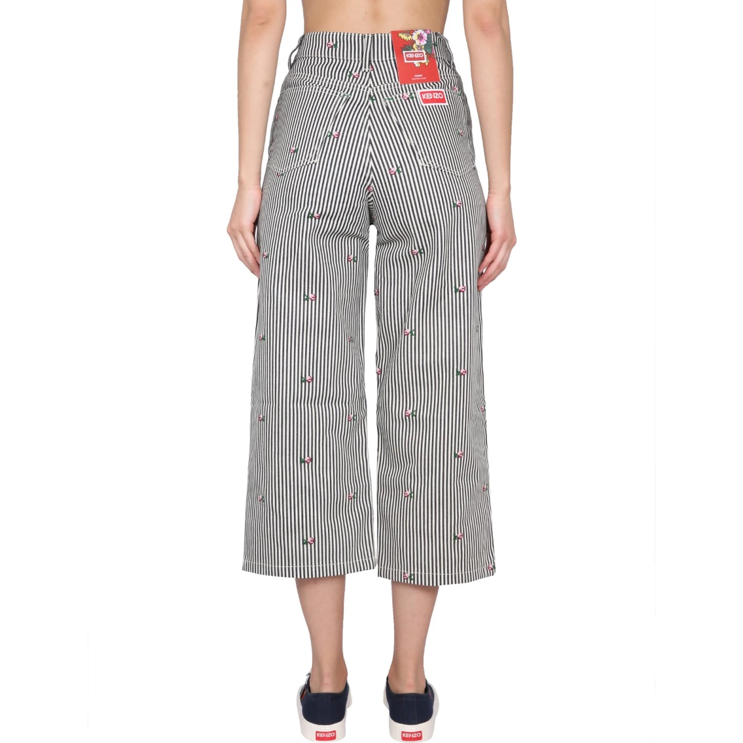 CROPPED FIT JEANS